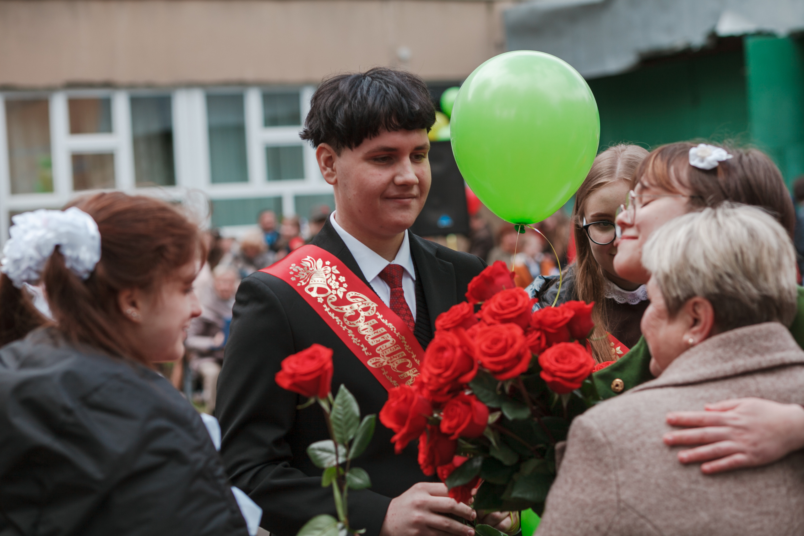 Последний звонок. Ирина Коновалова школьный фотограф. Выпускные альбомы Ярославль