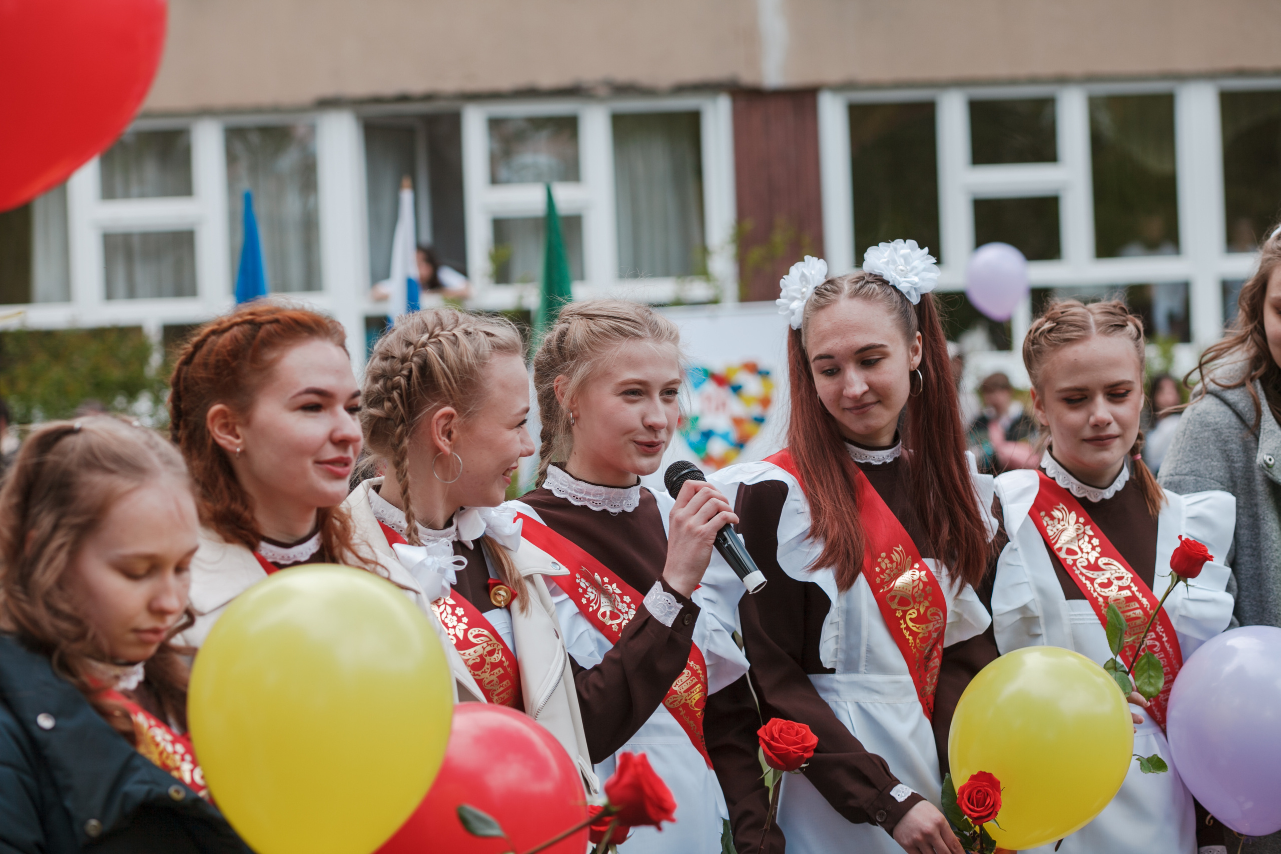 Последний звонок. Ирина Коновалова школьный фотограф. Выпускные альбомы Ярославль