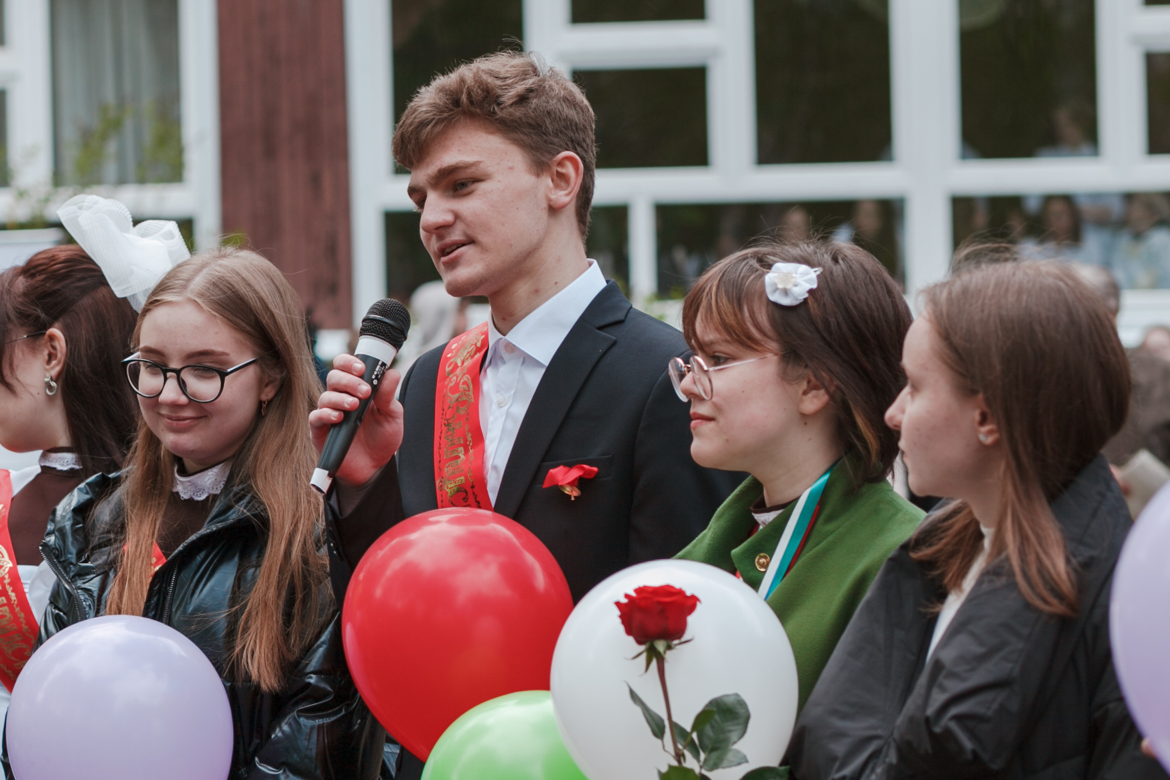 Последний звонок. Ирина Коновалова школьный фотограф. Выпускные альбомы Ярославль