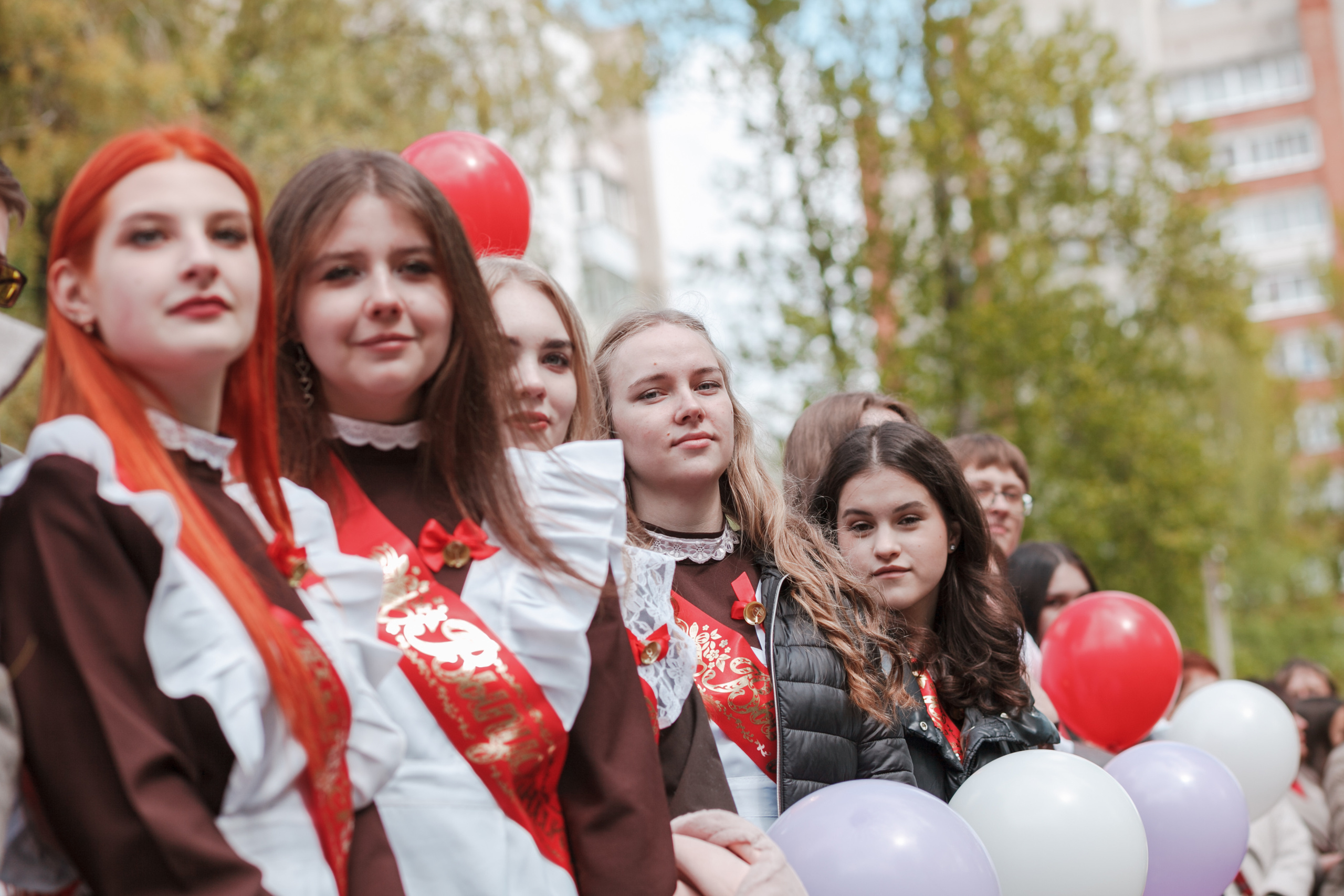 Последний звонок. Ирина Коновалова школьный фотограф. Выпускные альбомы Ярославль