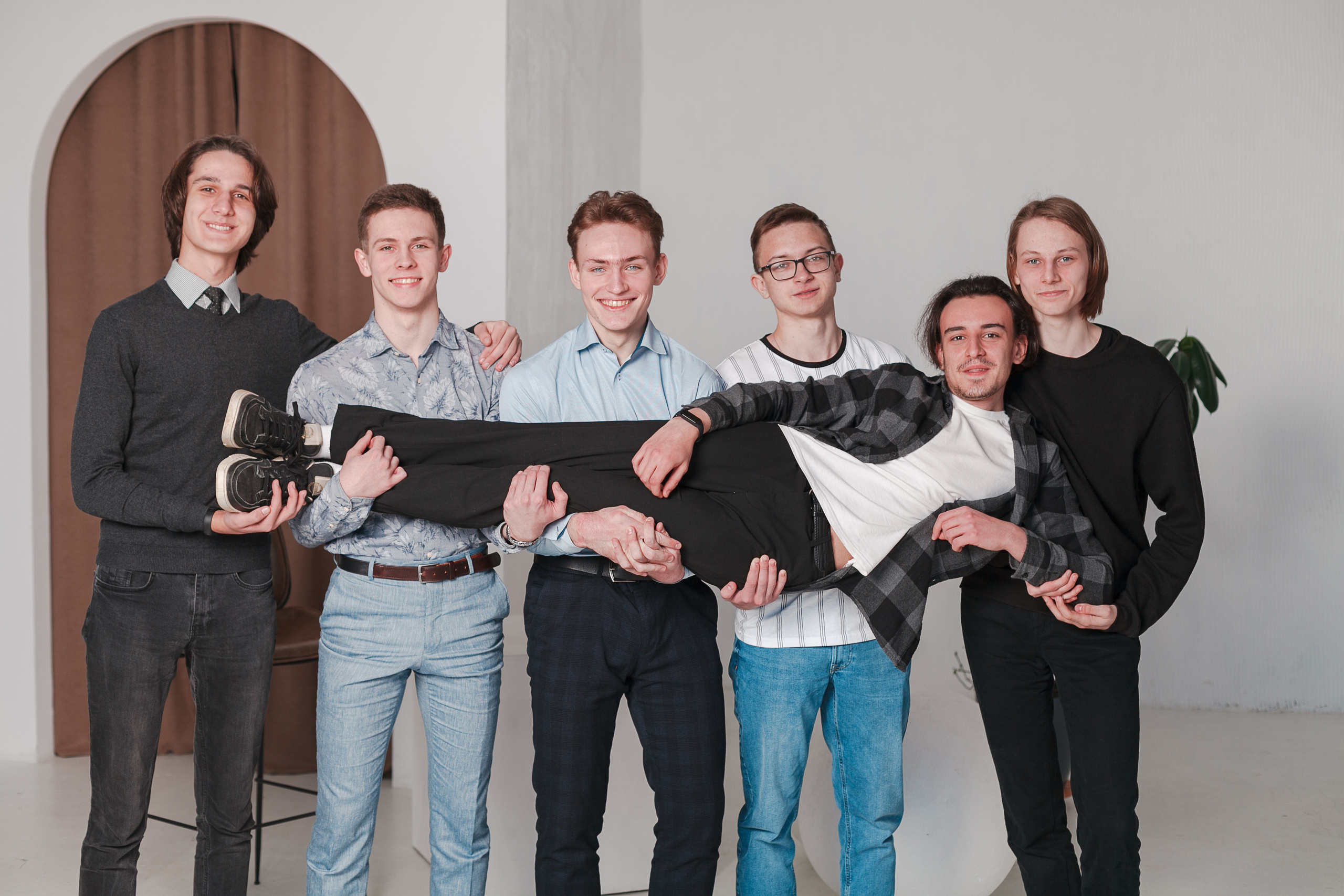 Гимназия № 2 11 «А» класс. Ирина Коновалова школьный фотограф. Выпускные альбомы Ярославль