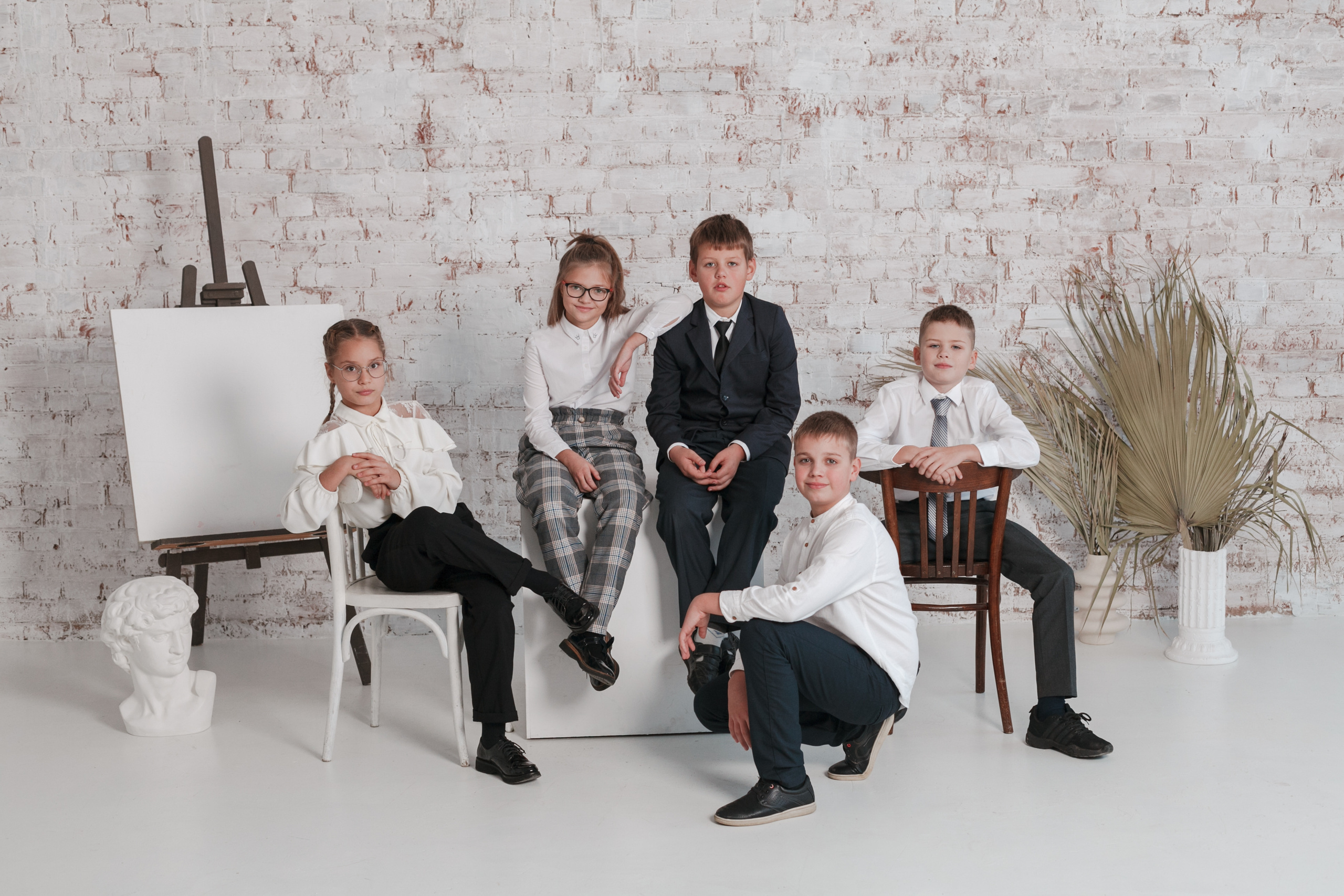 4 класс в студии. Ирина Коновалова школьный фотограф. Выпускные альбомы Ярославль