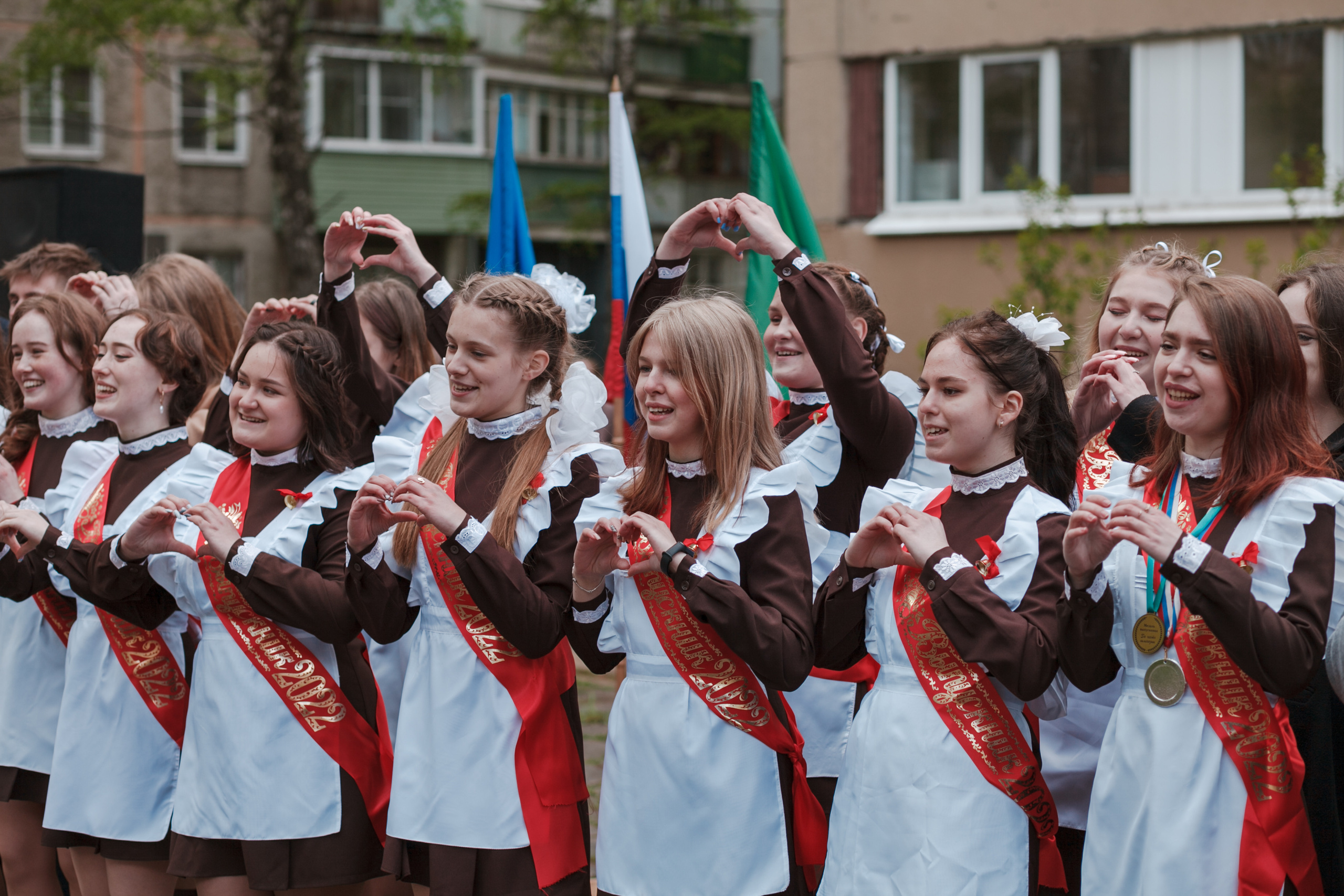 Последний звонок. Ирина Коновалова школьный фотограф. Выпускные альбомы Ярославль
