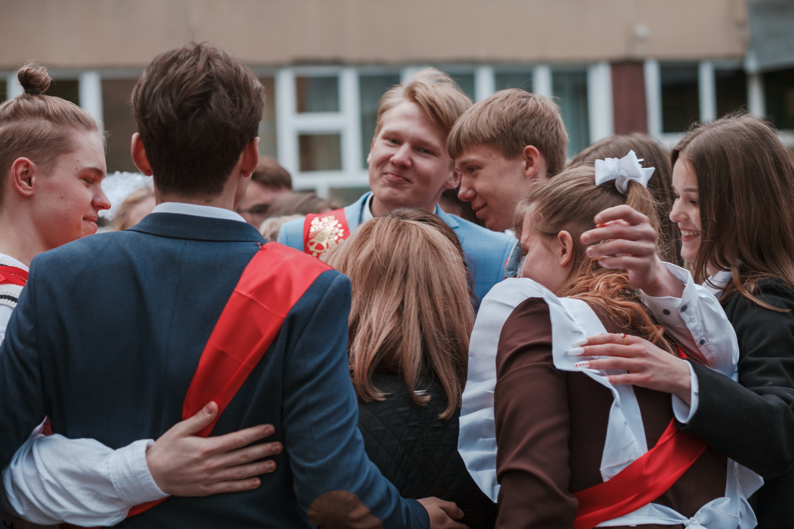 Последний звонок. Ирина Коновалова школьный фотограф. Выпускные альбомы Ярославль