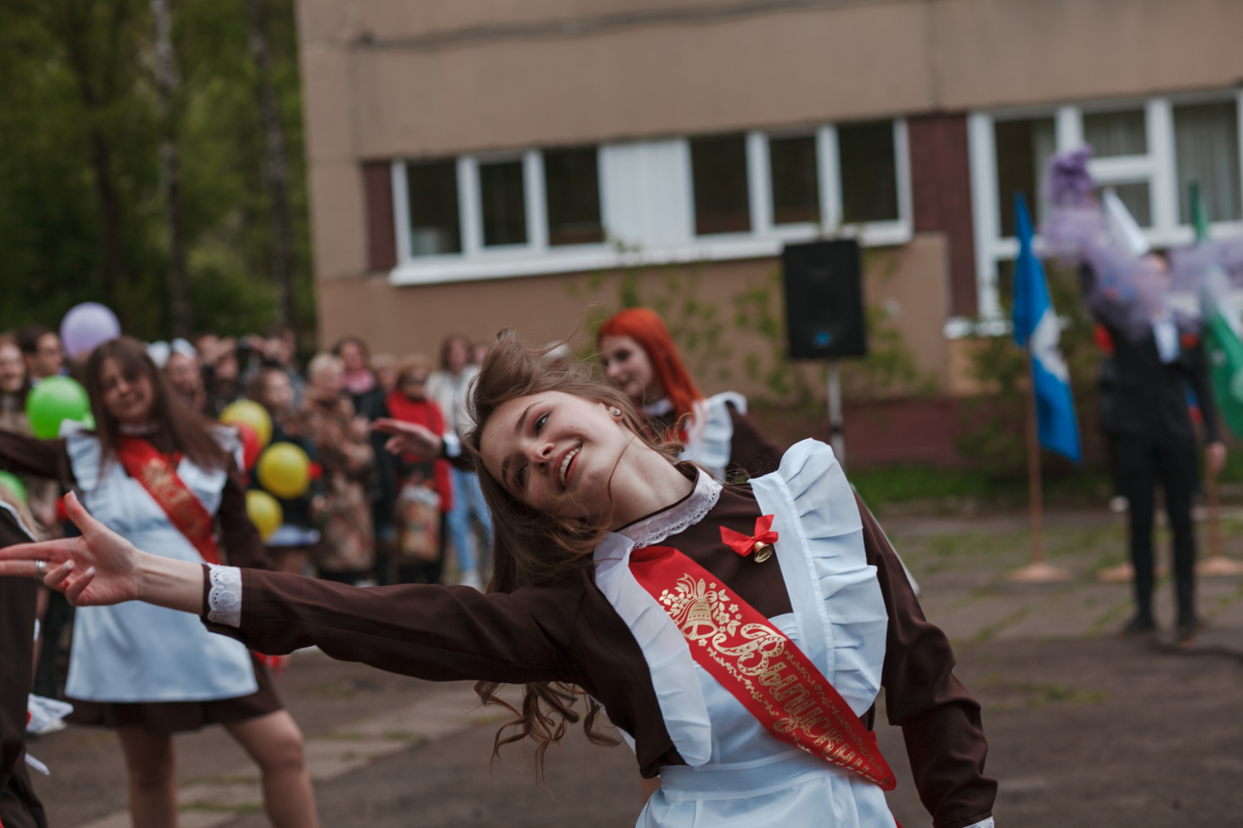 Последний звонок. Ирина Коновалова школьный фотограф. Выпускные альбомы Ярославль