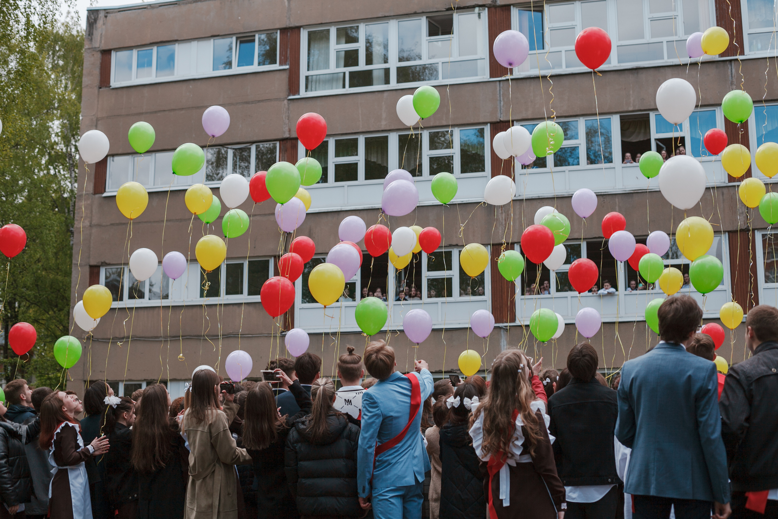 Последний звонок. Ирина Коновалова школьный фотограф. Выпускные альбомы Ярославль