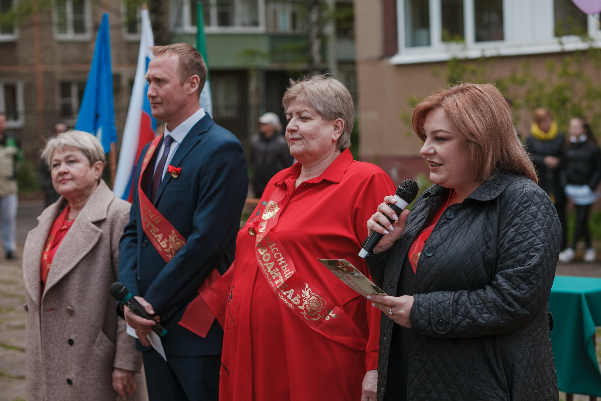 Последний звонок. Ирина Коновалова школьный фотограф. Выпускные альбомы Ярославль