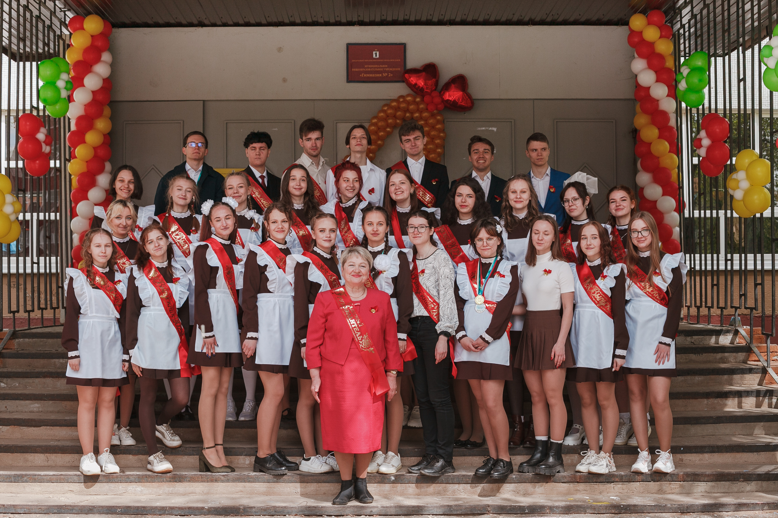 Последний звонок. Ирина Коновалова школьный фотограф. Выпускные альбомы Ярославль