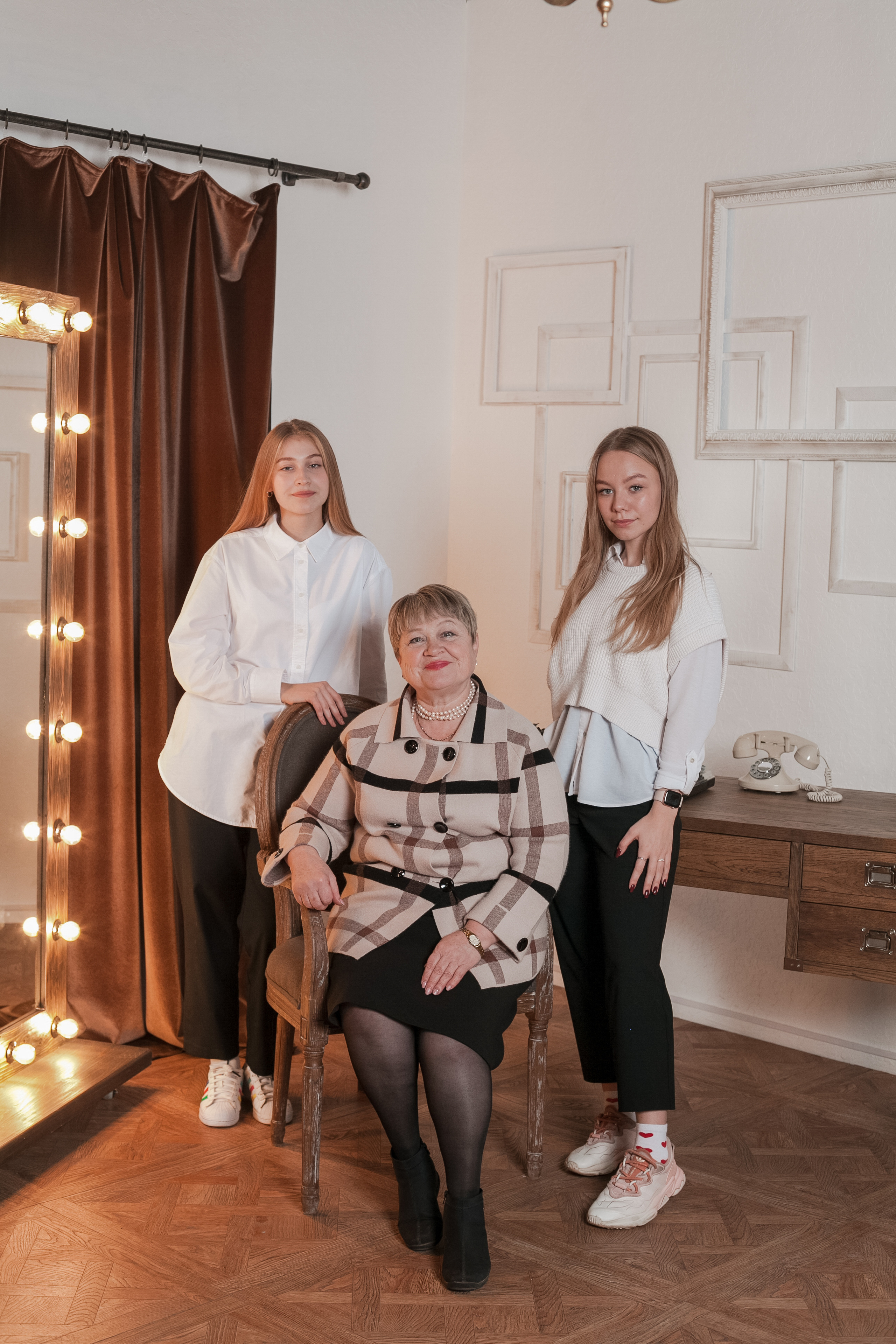 Гимназия № 2 11 «Г» класс. Ирина Коновалова школьный фотограф. Выпускные альбомы Ярославль