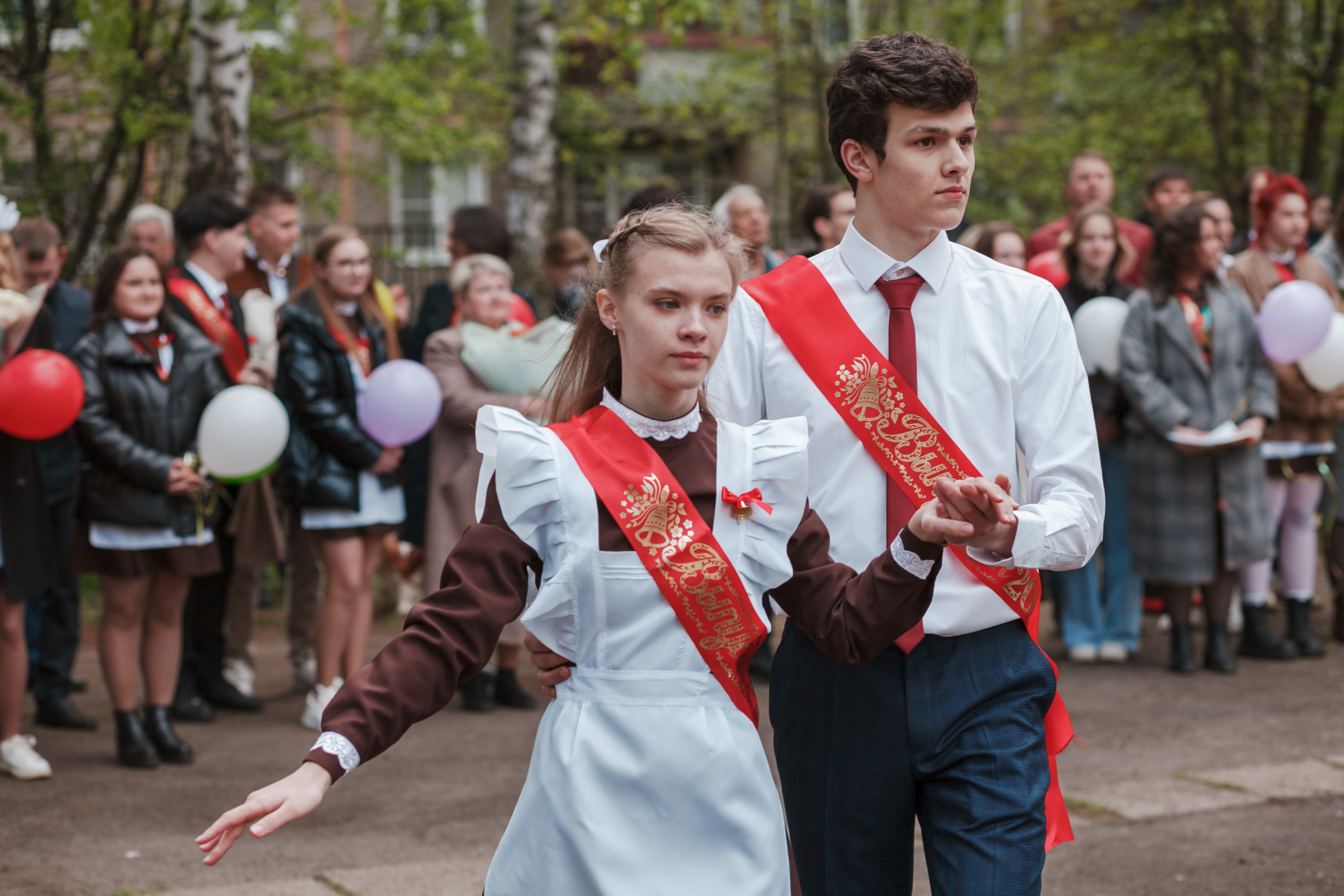 Последний звонок. Ирина Коновалова школьный фотограф. Выпускные альбомы Ярославль