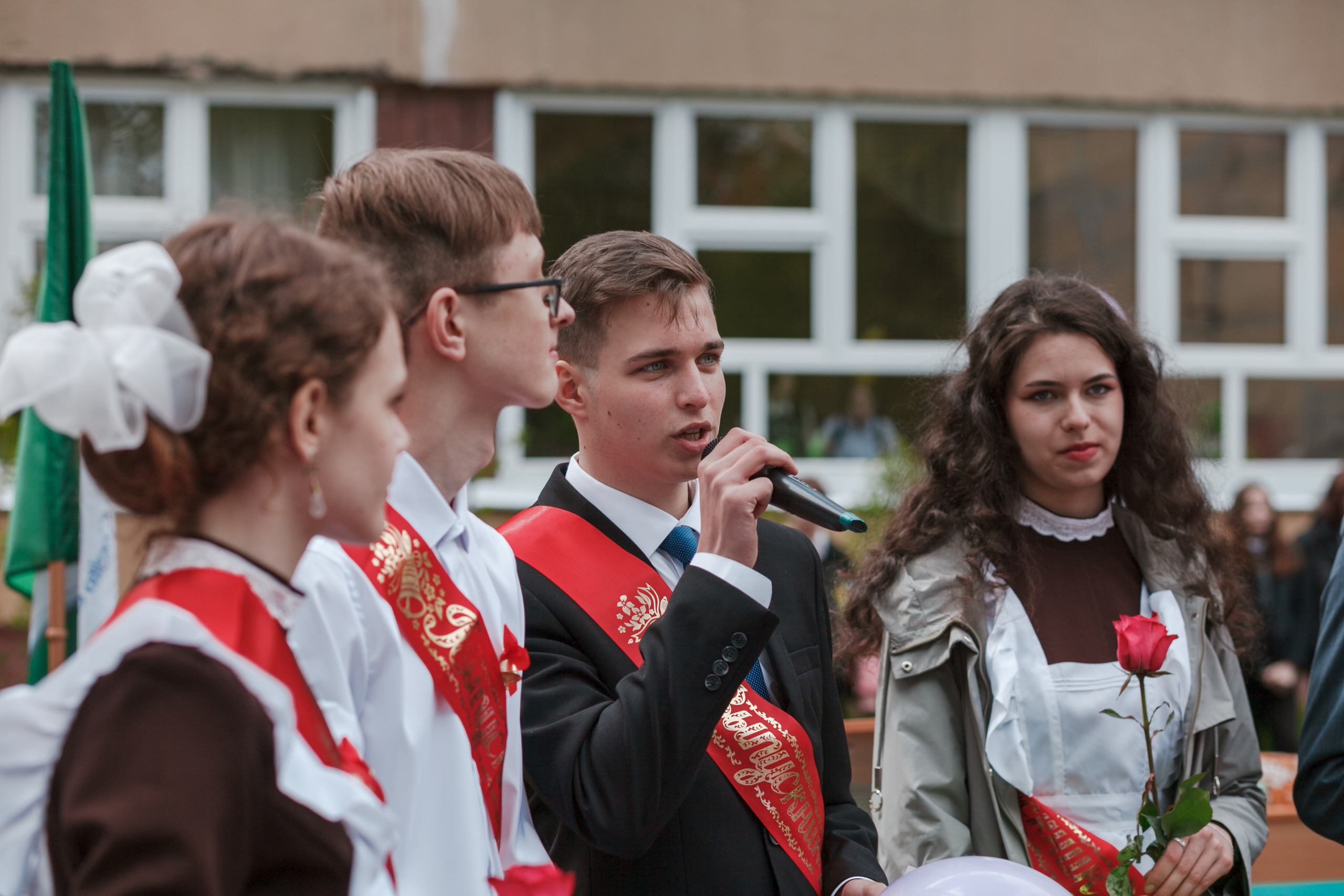 Последний звонок. Ирина Коновалова школьный фотограф. Выпускные альбомы Ярославль