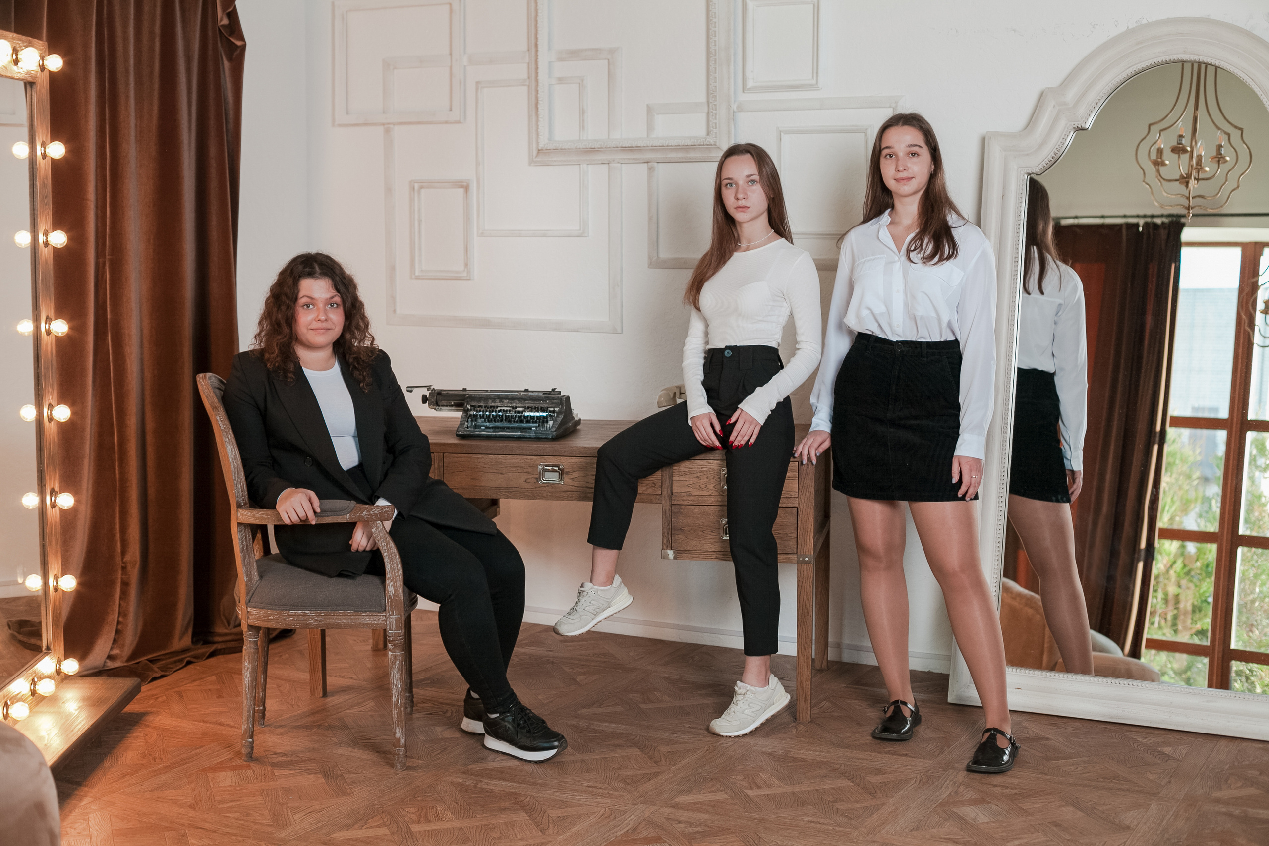 Гимназия № 2 11 «Г» класс. Ирина Коновалова школьный фотограф. Выпускные альбомы Ярославль