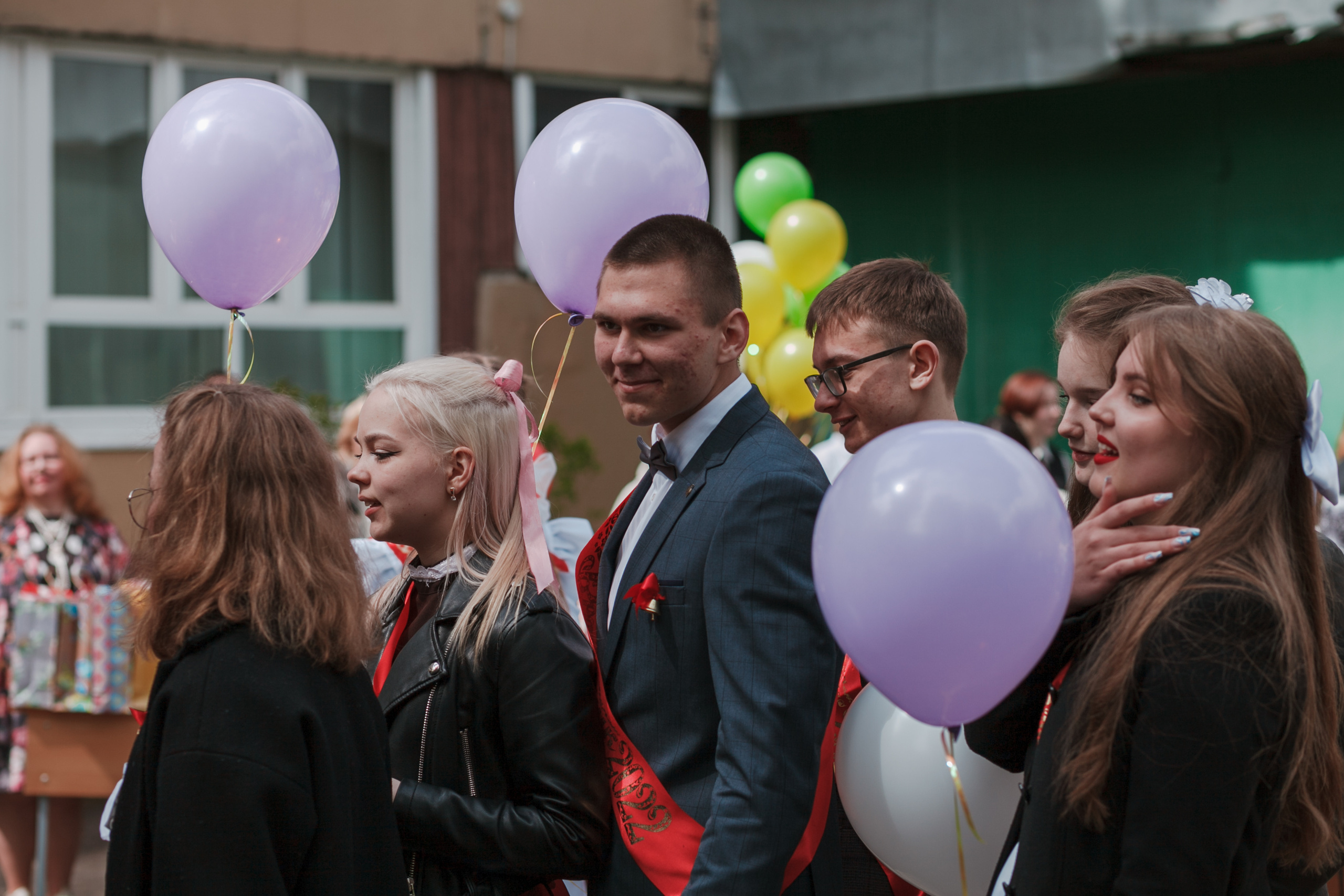 Последний звонок. Ирина Коновалова школьный фотограф. Выпускные альбомы Ярославль
