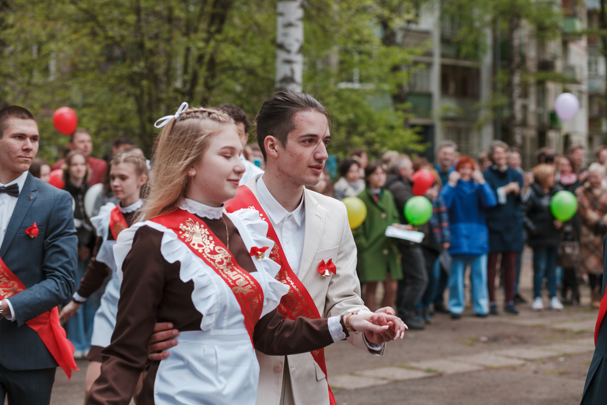 Последний звонок. Ирина Коновалова школьный фотограф. Выпускные альбомы Ярославль