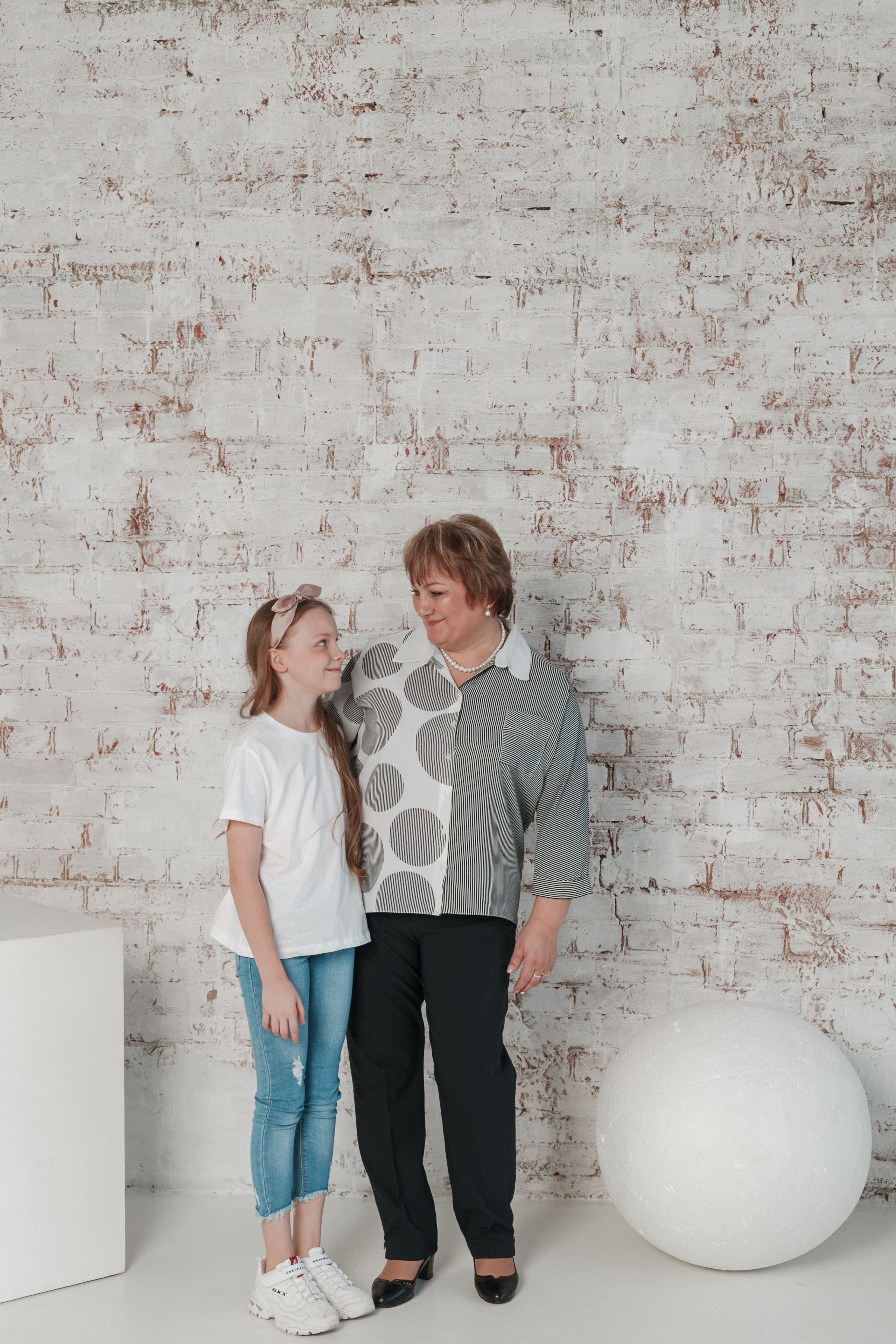 Съемка для выпускного альбома в студии. Ирина Коновалова школьный фотограф. Выпускные альбомы Ярославль