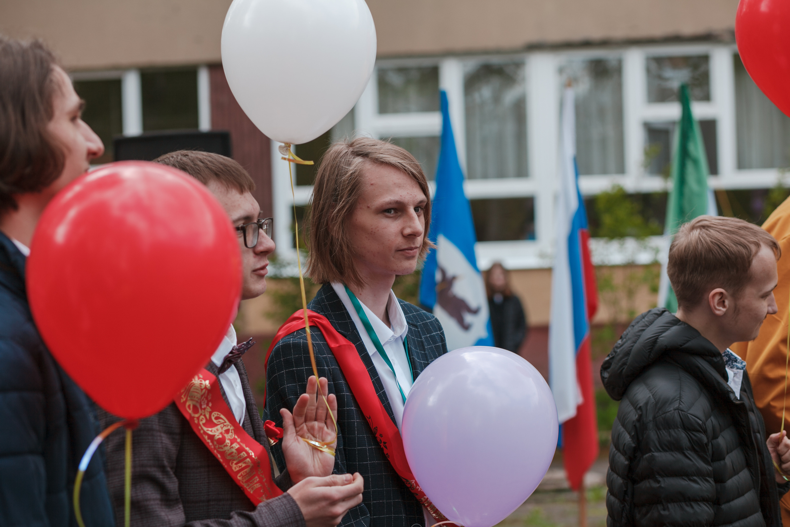 Последний звонок. Ирина Коновалова школьный фотограф. Выпускные альбомы Ярославль