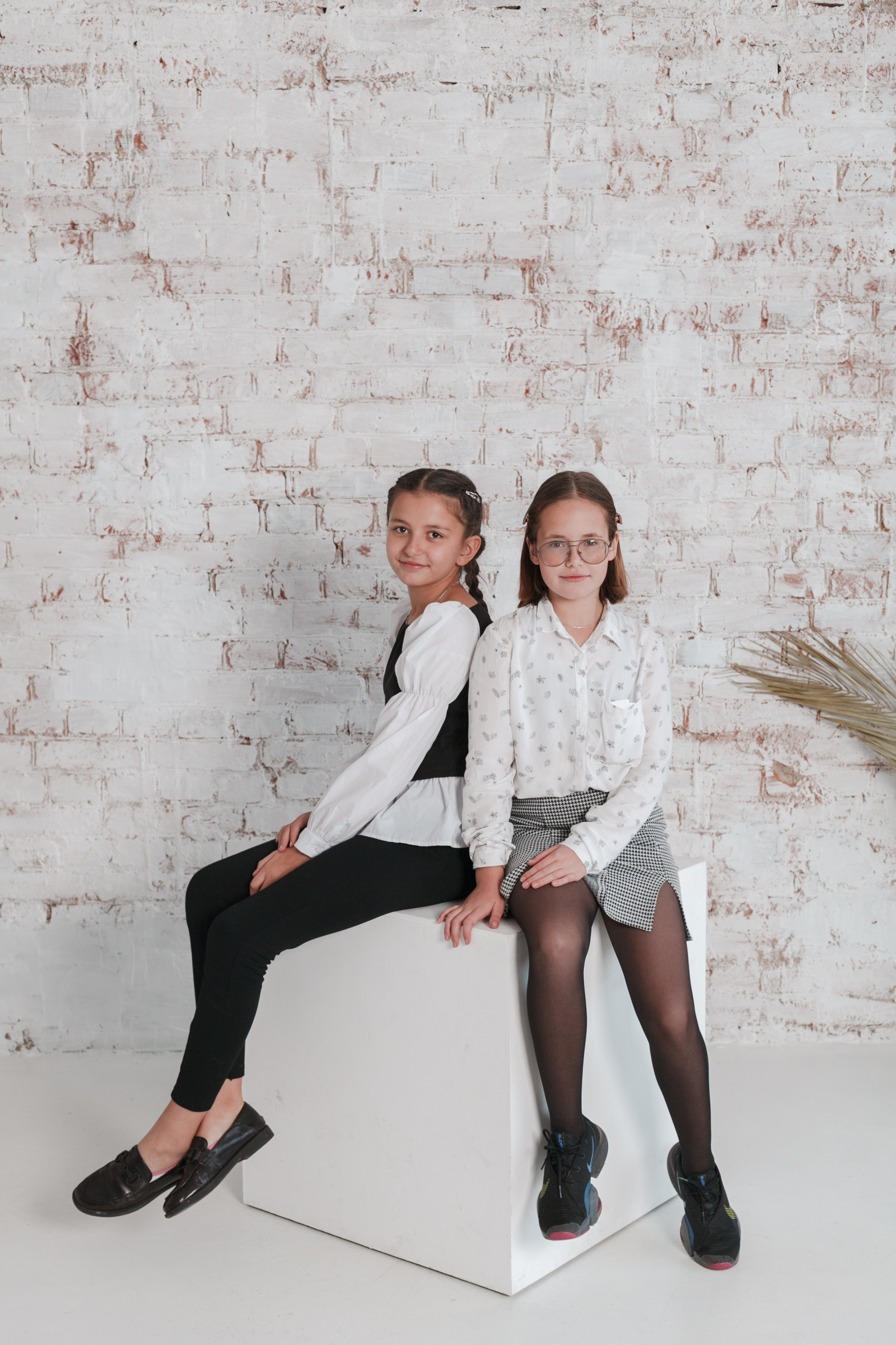 4 класс в студии. Ирина Коновалова школьный фотограф. Выпускные альбомы Ярославль