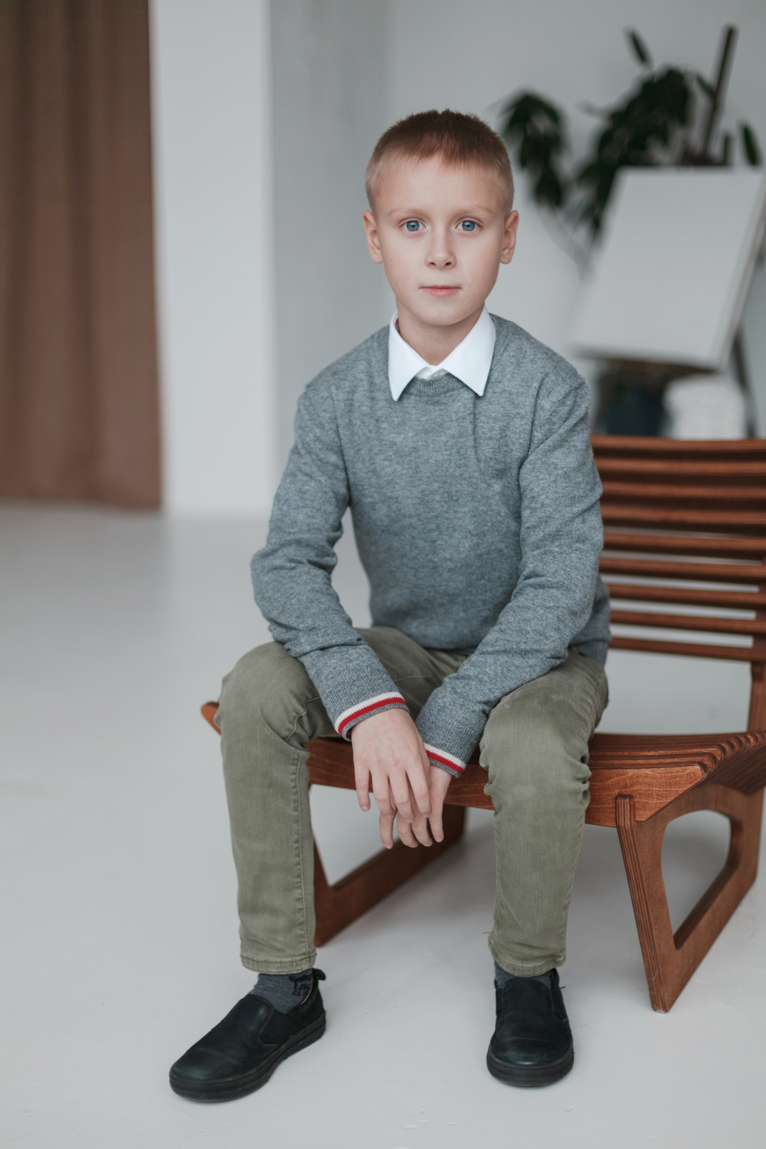 4 класс в студии. Ирина Коновалова школьный фотограф. Выпускные альбомы Ярославль