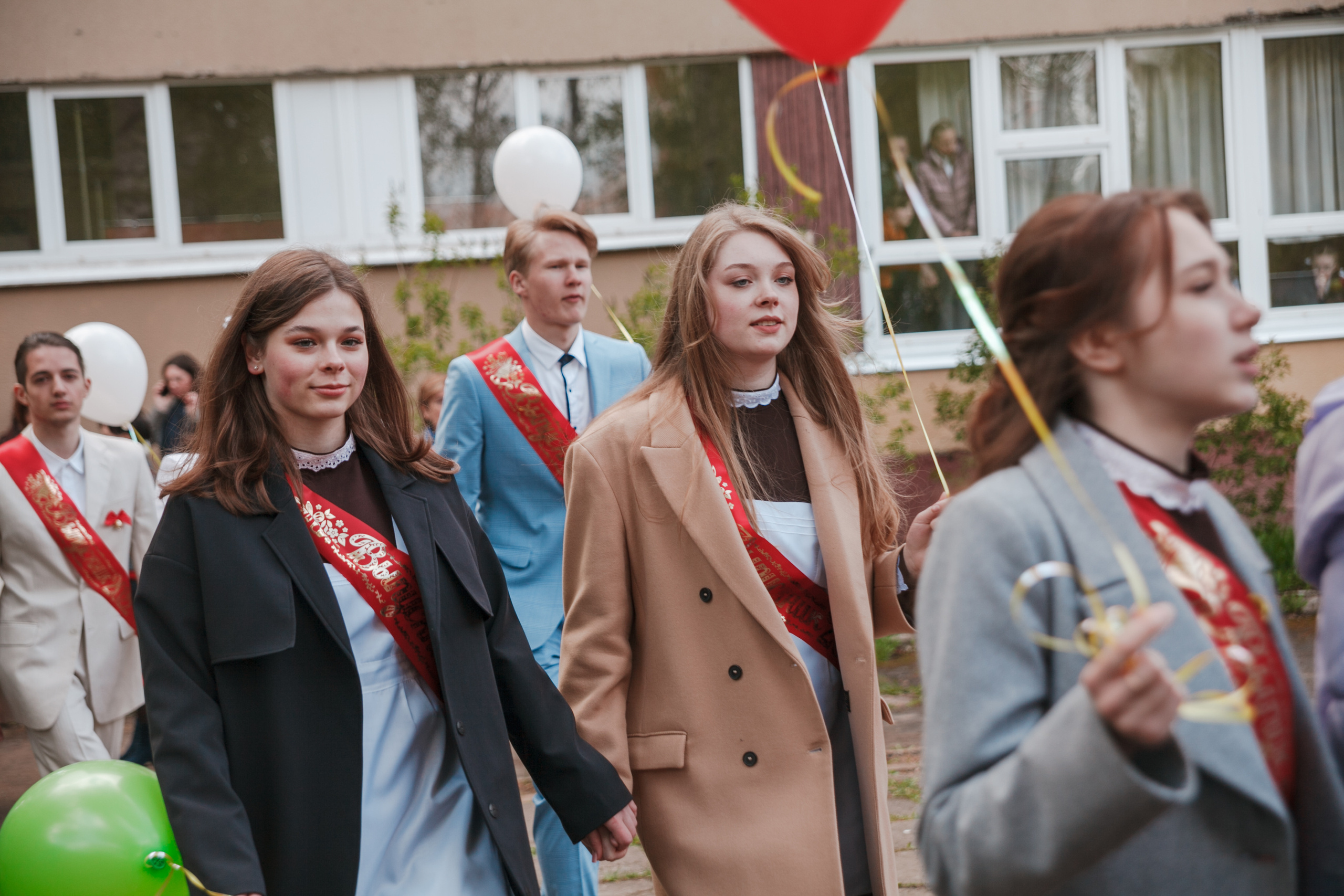 Последний звонок. Ирина Коновалова школьный фотограф. Выпускные альбомы Ярославль