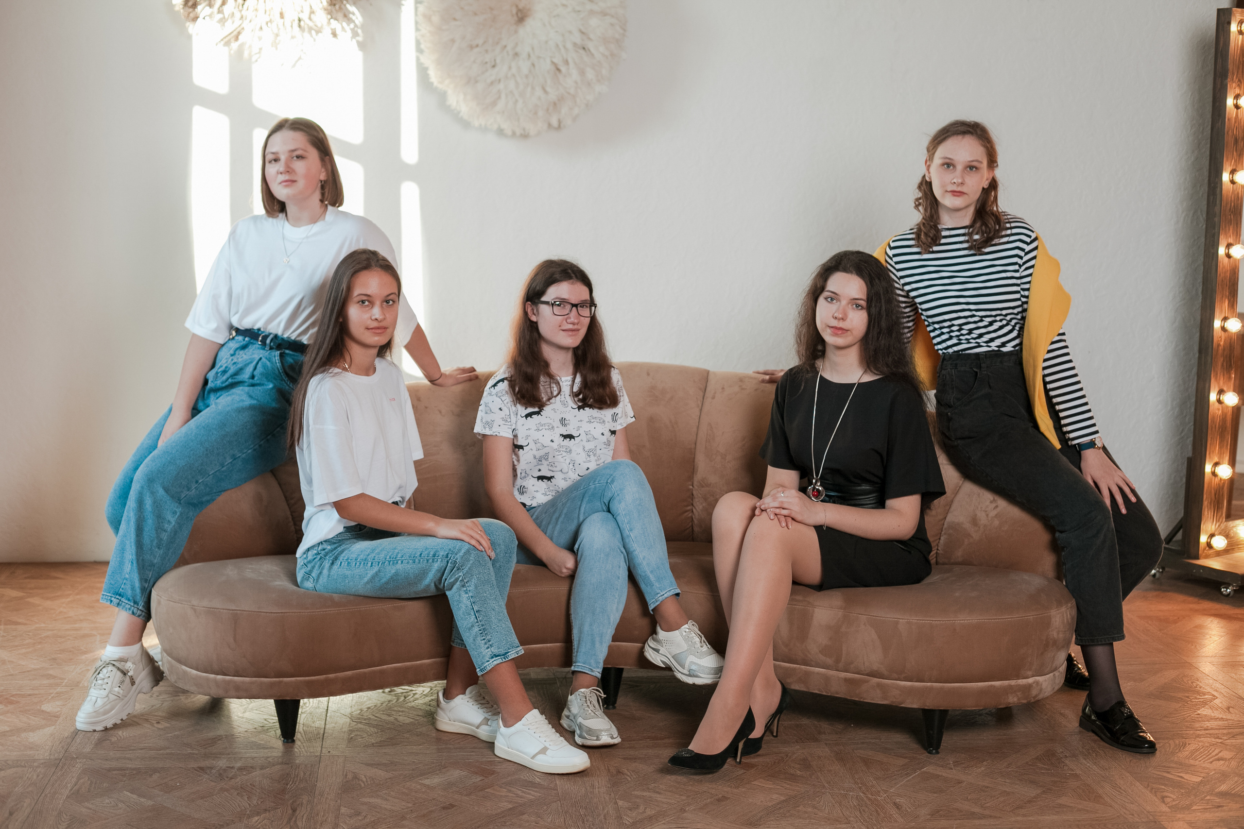 Гимназия № 2 11 «Г» класс. Ирина Коновалова школьный фотограф. Выпускные альбомы Ярославль