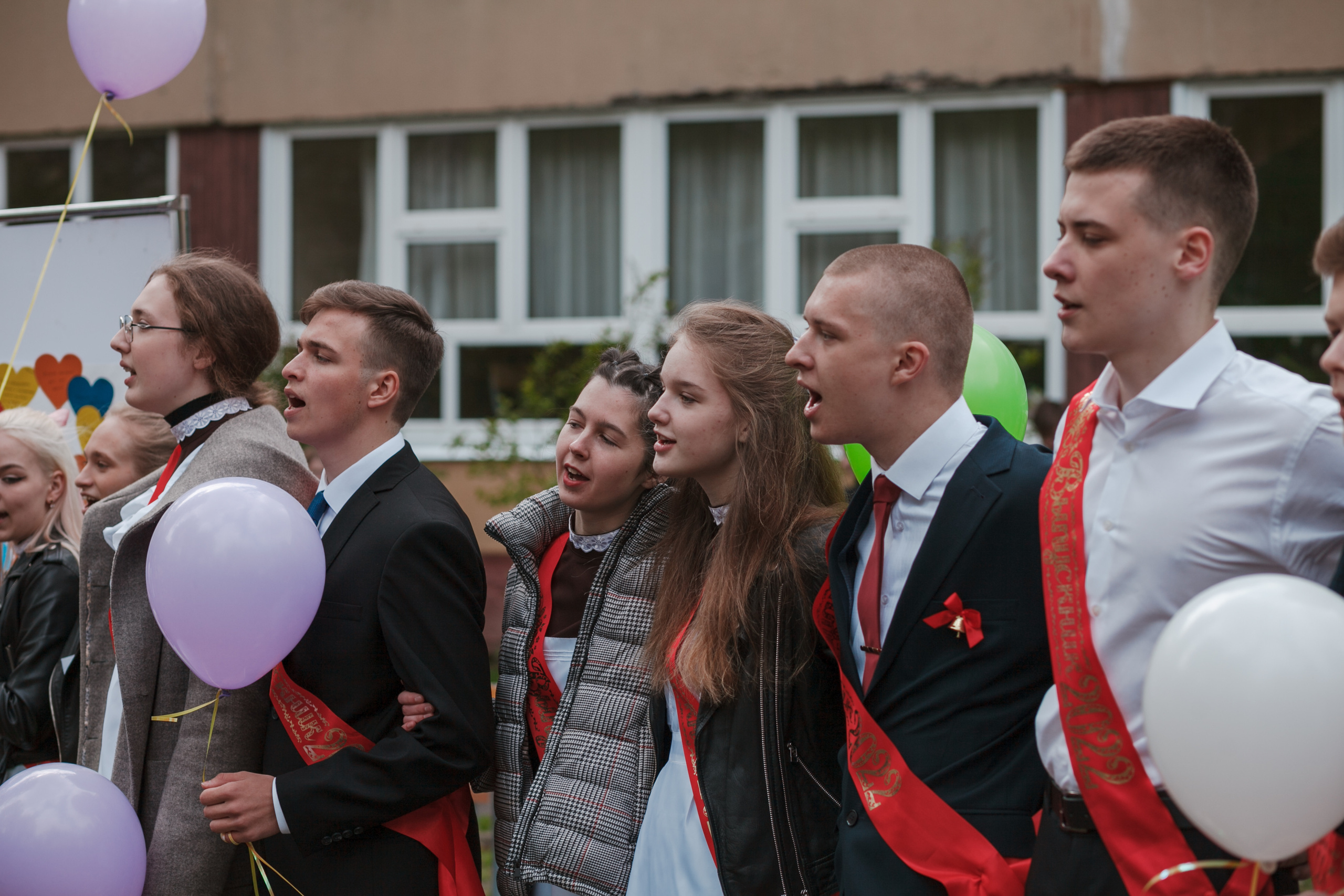 Последний звонок. Ирина Коновалова школьный фотограф. Выпускные альбомы Ярославль