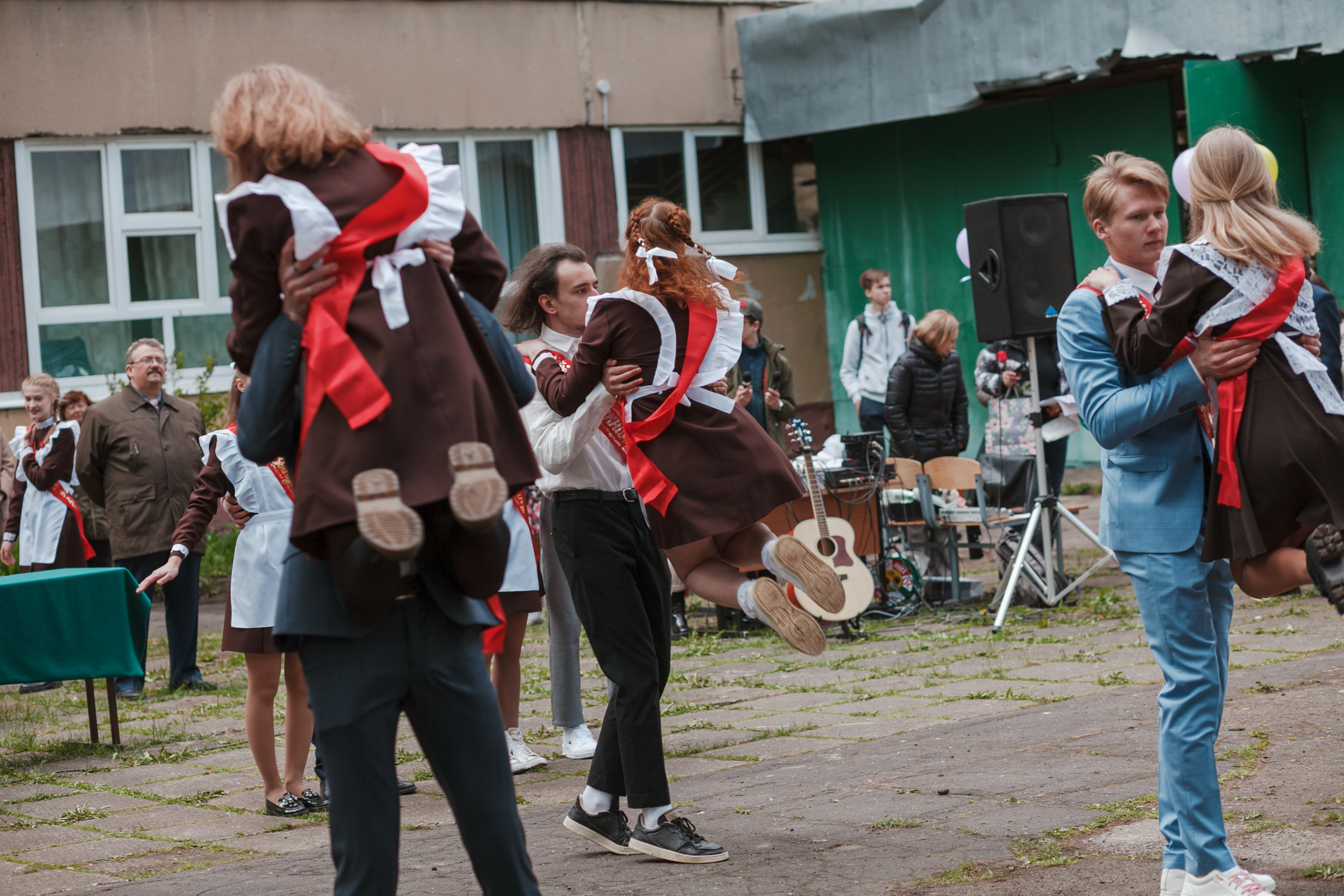 Последний звонок. Ирина Коновалова школьный фотограф. Выпускные альбомы Ярославль