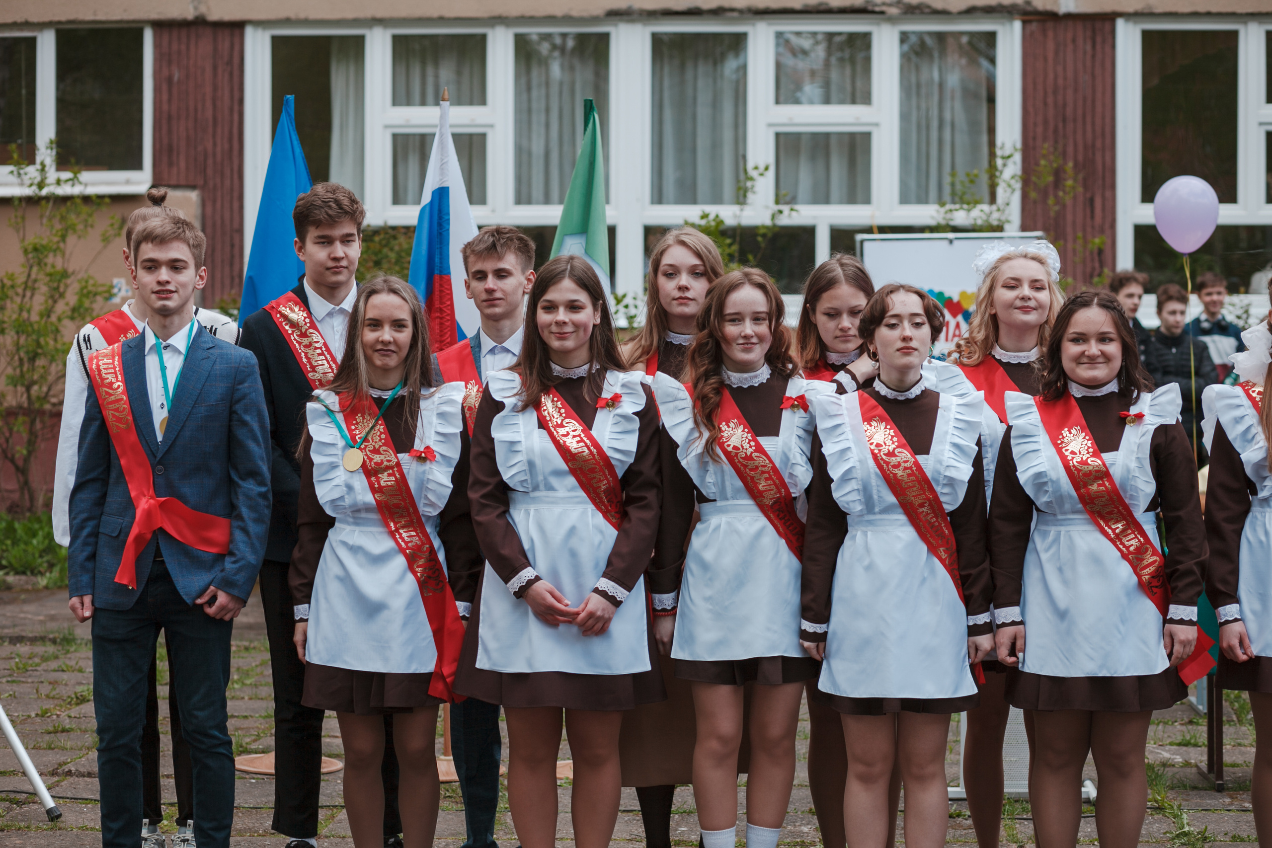 Последний звонок. Ирина Коновалова школьный фотограф. Выпускные альбомы Ярославль