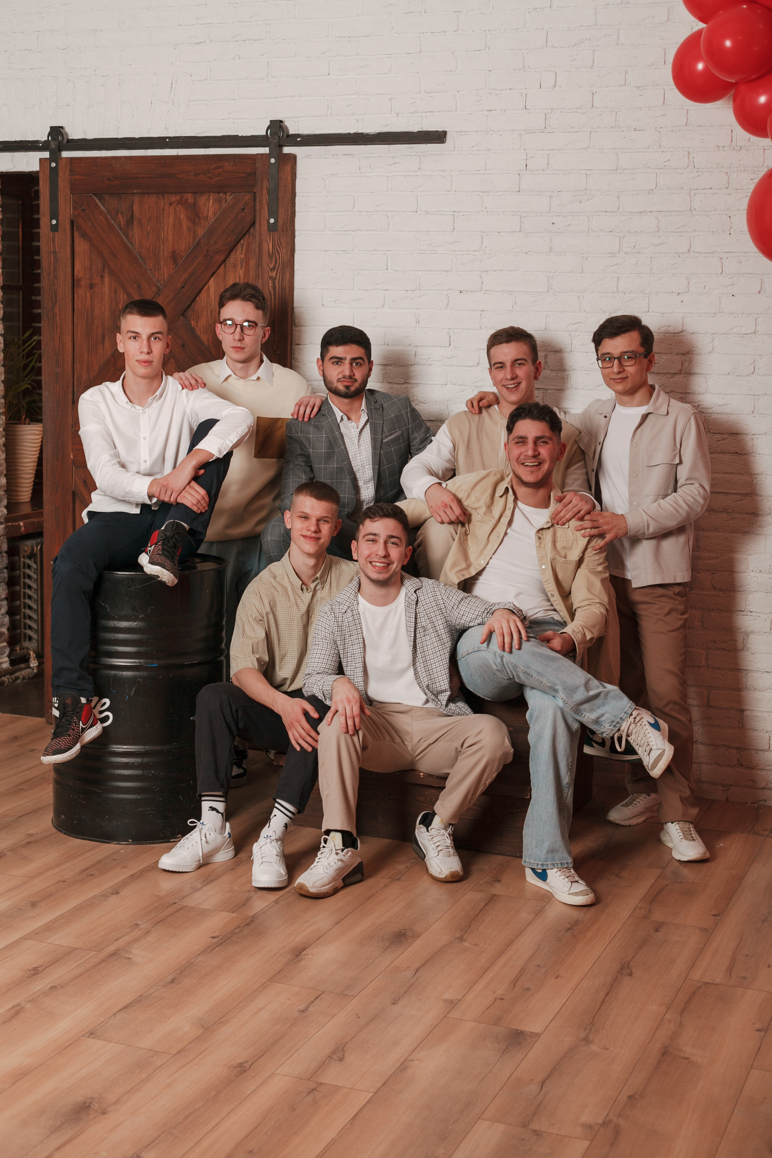 Фотосъёмка выпускников в студии. Ирина Коновалова школьный фотограф. Выпускные альбомы Ярославль