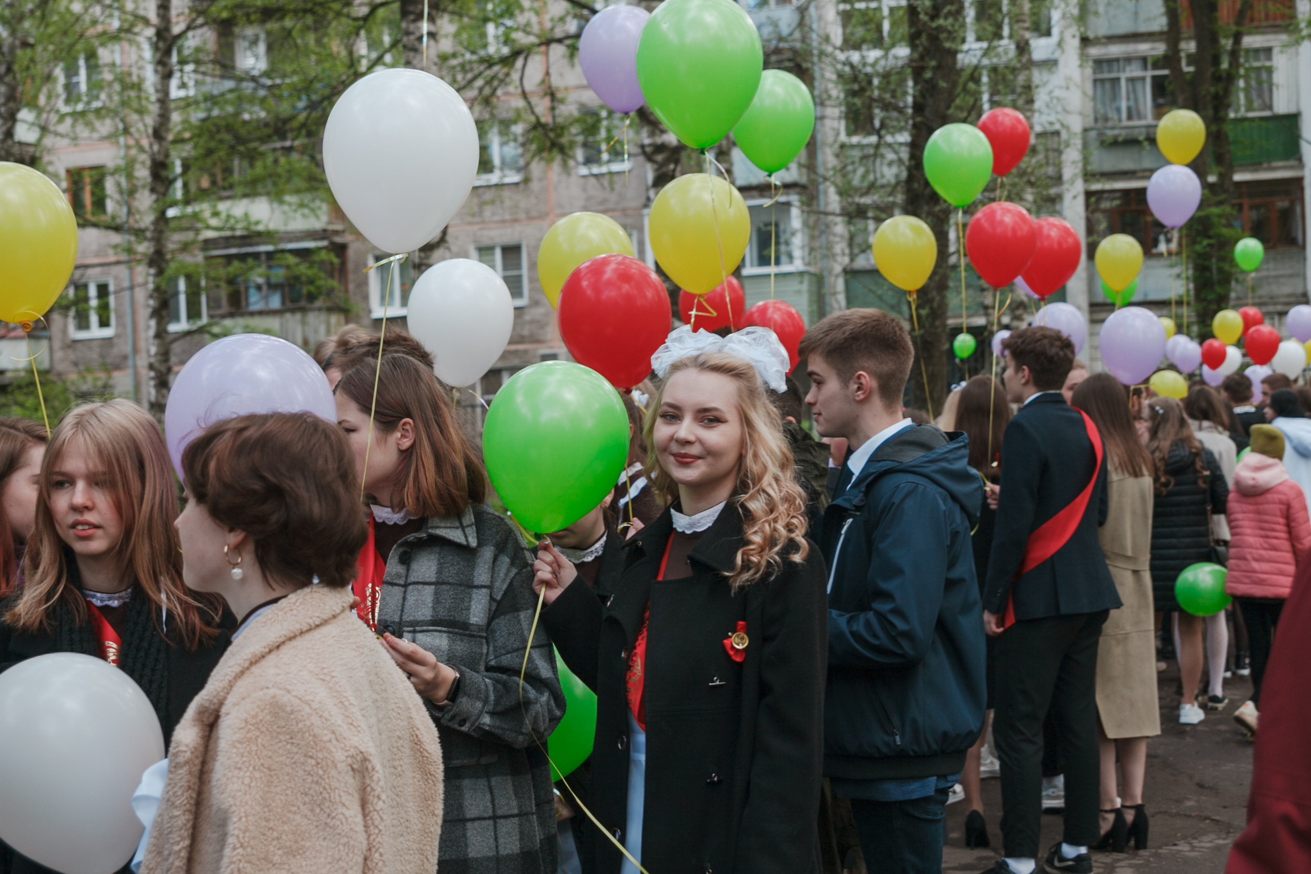 Последний звонок. Ирина Коновалова школьный фотограф. Выпускные альбомы Ярославль