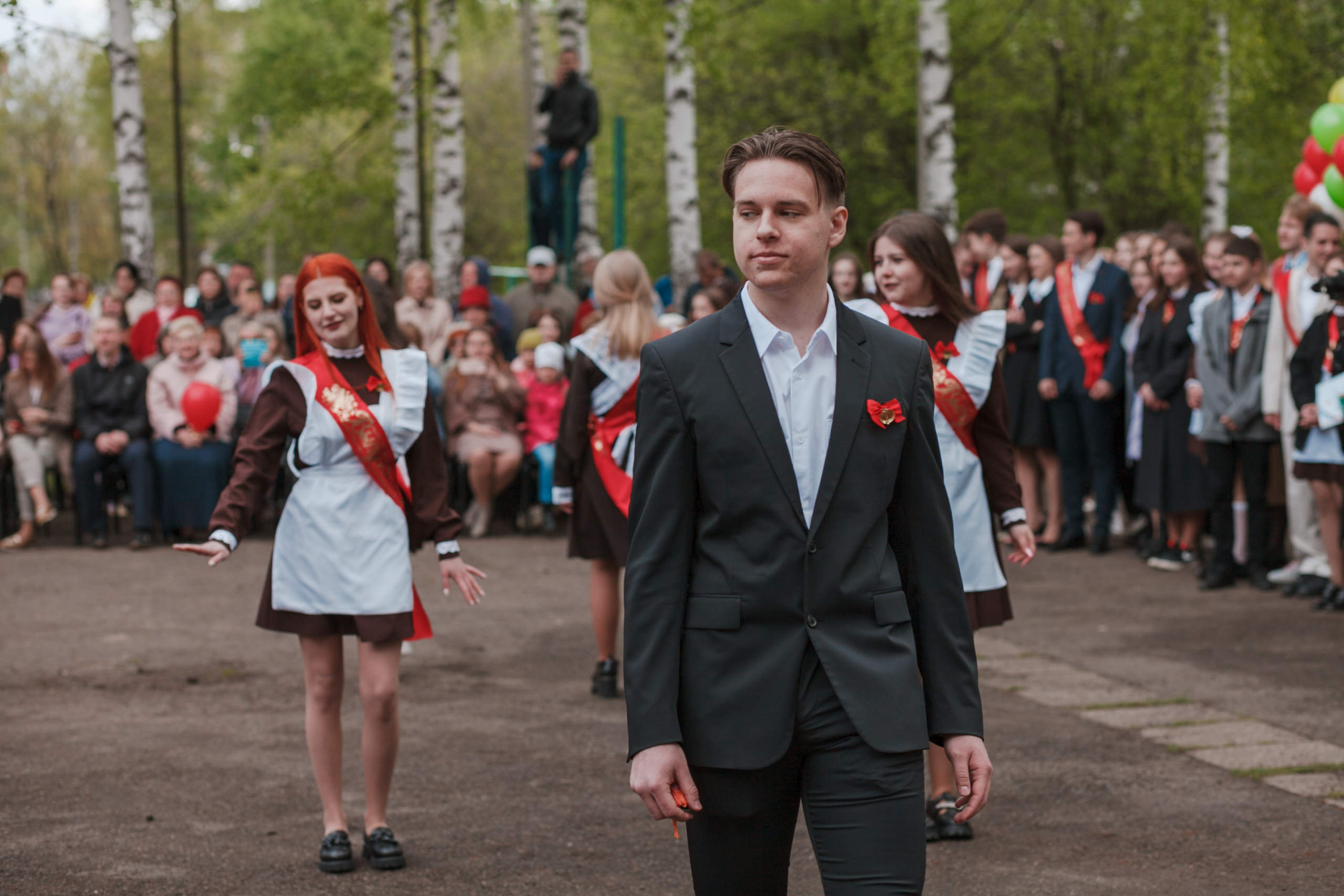 Последний звонок. Ирина Коновалова школьный фотограф. Выпускные альбомы Ярославль