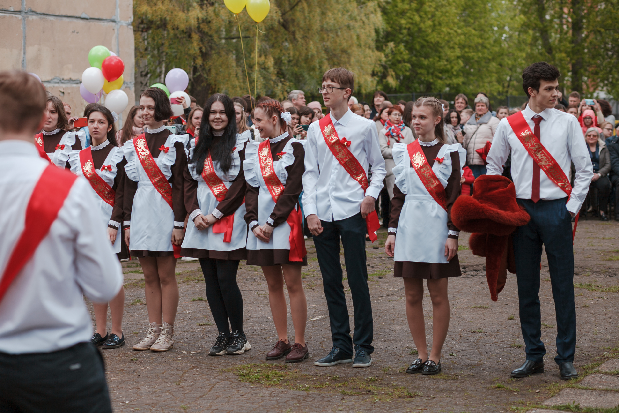 Последний звонок. Ирина Коновалова школьный фотограф. Выпускные альбомы Ярославль