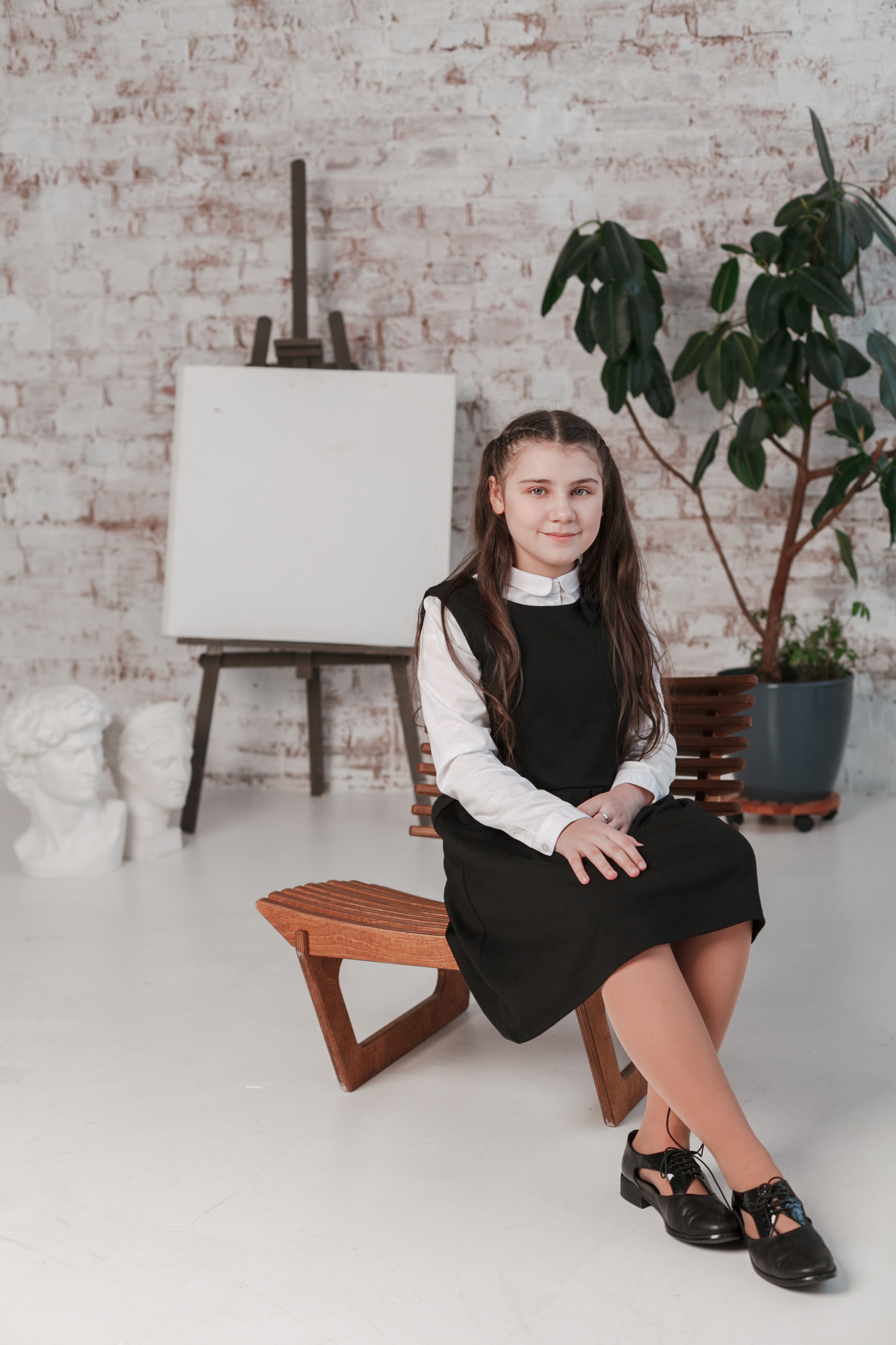 Съемка для выпускного альбома в студии. Ирина Коновалова школьный фотограф. Выпускные альбомы Ярославль