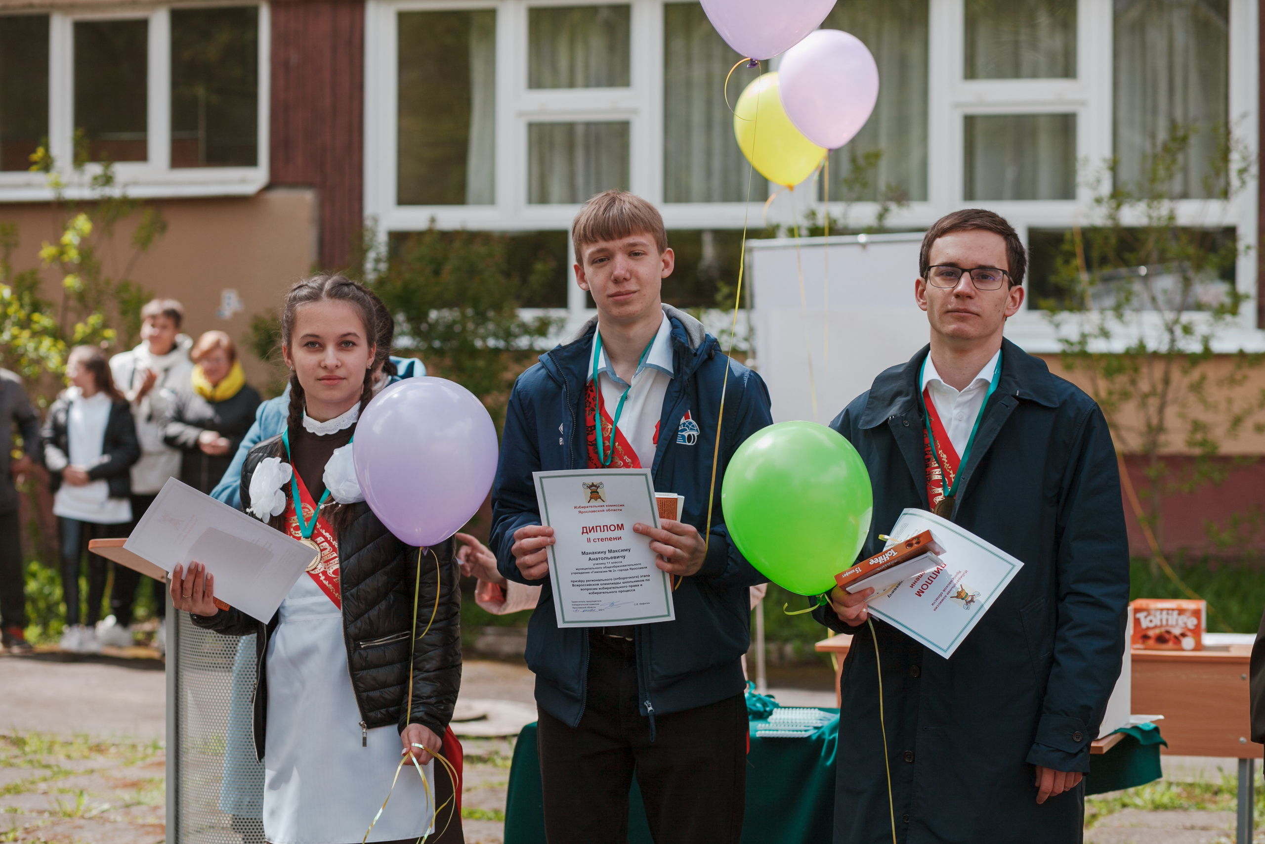 Последний звонок. Ирина Коновалова школьный фотограф. Выпускные альбомы Ярославль