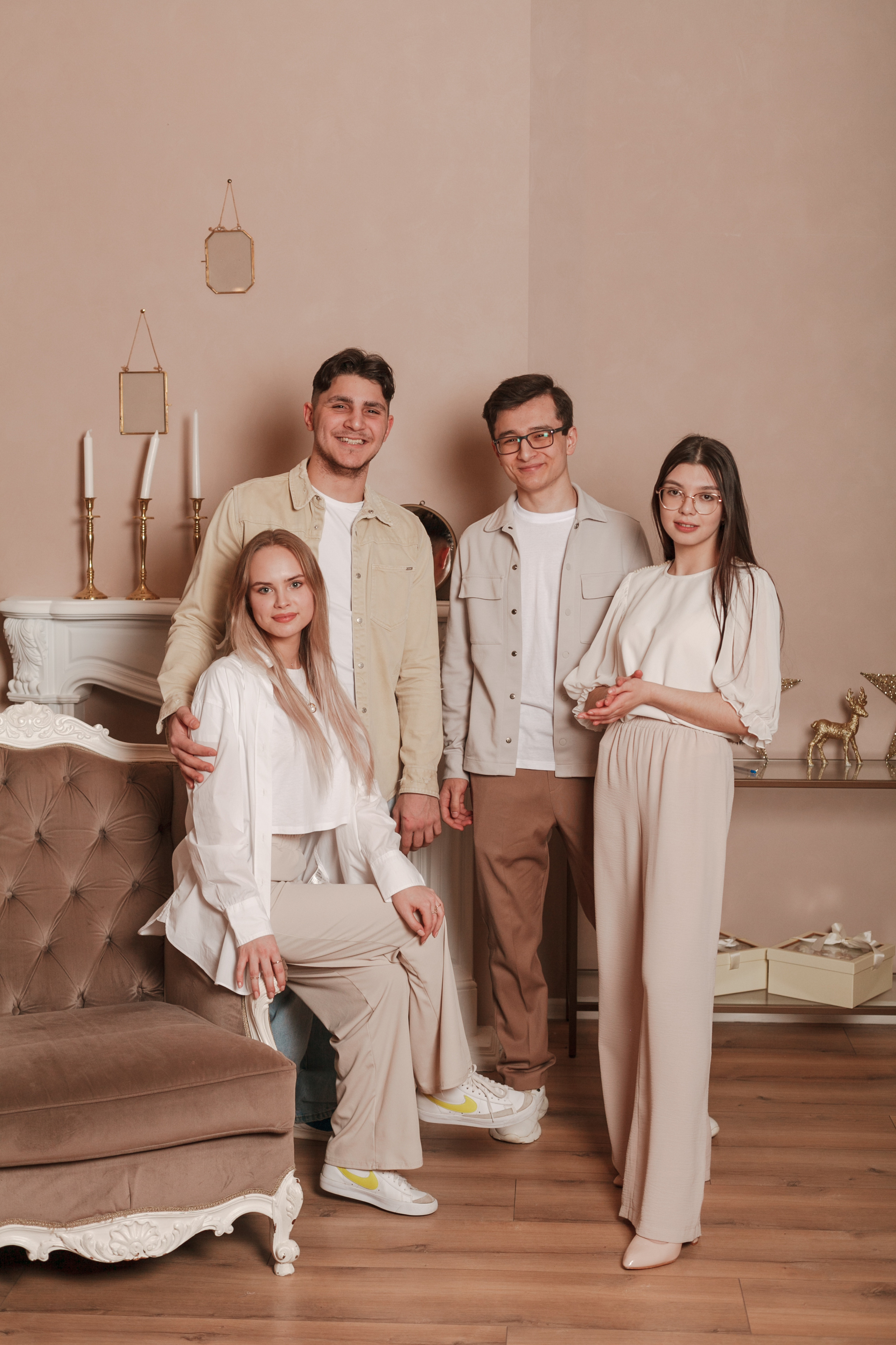 Фотосъёмка выпускников в студии. Ирина Коновалова школьный фотограф. Выпускные альбомы Ярославль