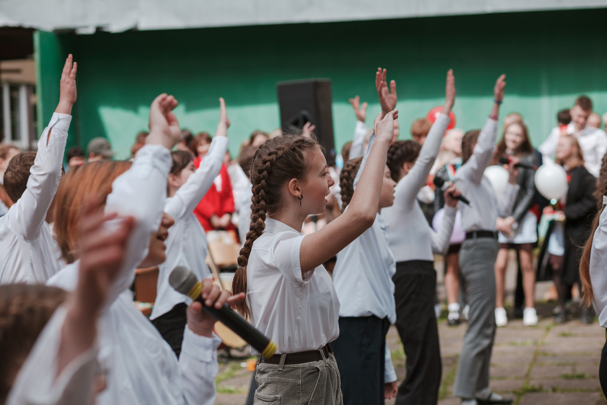 Последний звонок. Ирина Коновалова школьный фотограф. Выпускные альбомы Ярославль