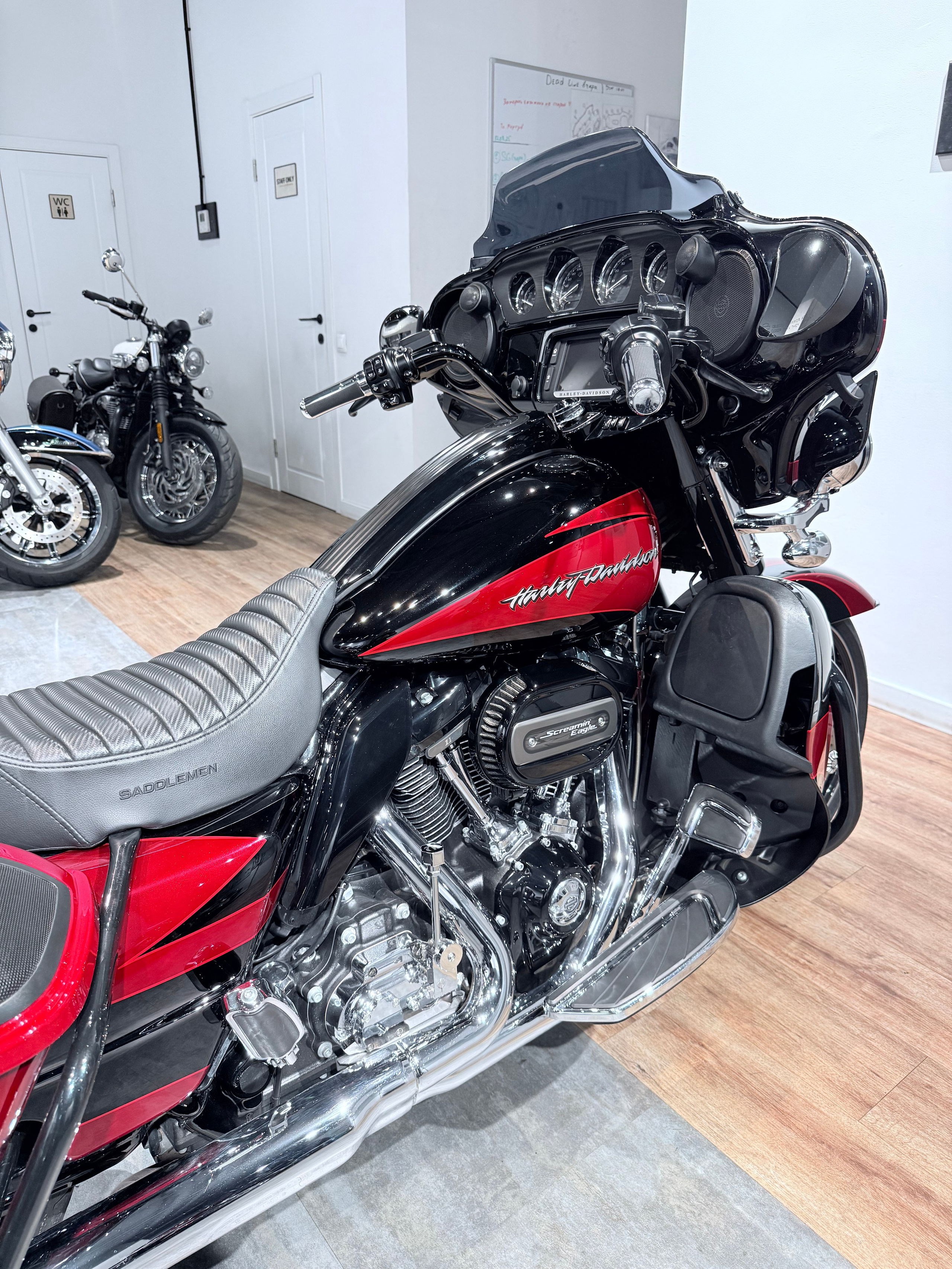 114 CVO Street Glide Special. Hello Davidson, Москва. Только хорошие мотоциклы…