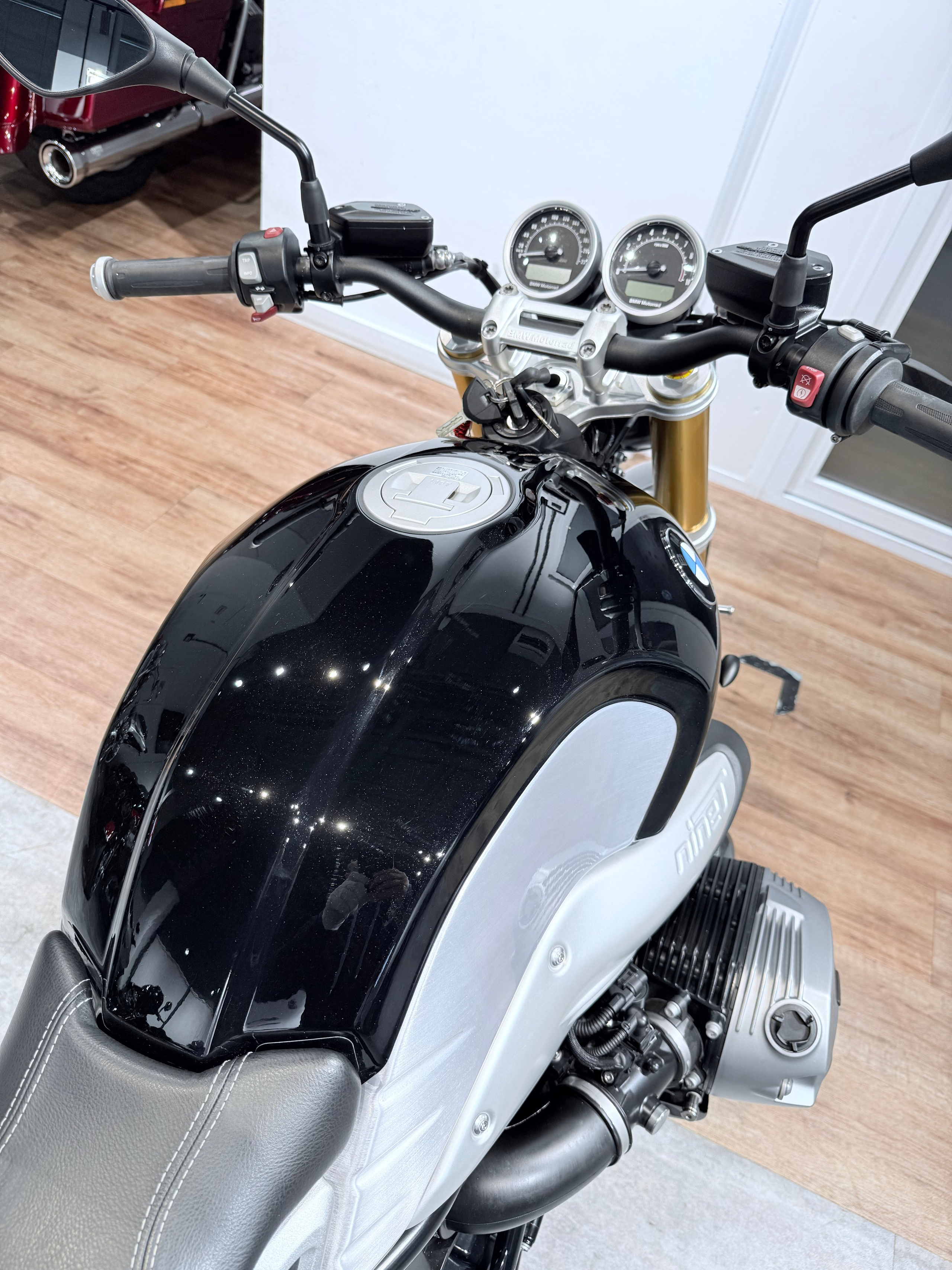 BMW R Nine T Black Storm. Hello Davidson, Москва. Только хорошие мотоциклы…