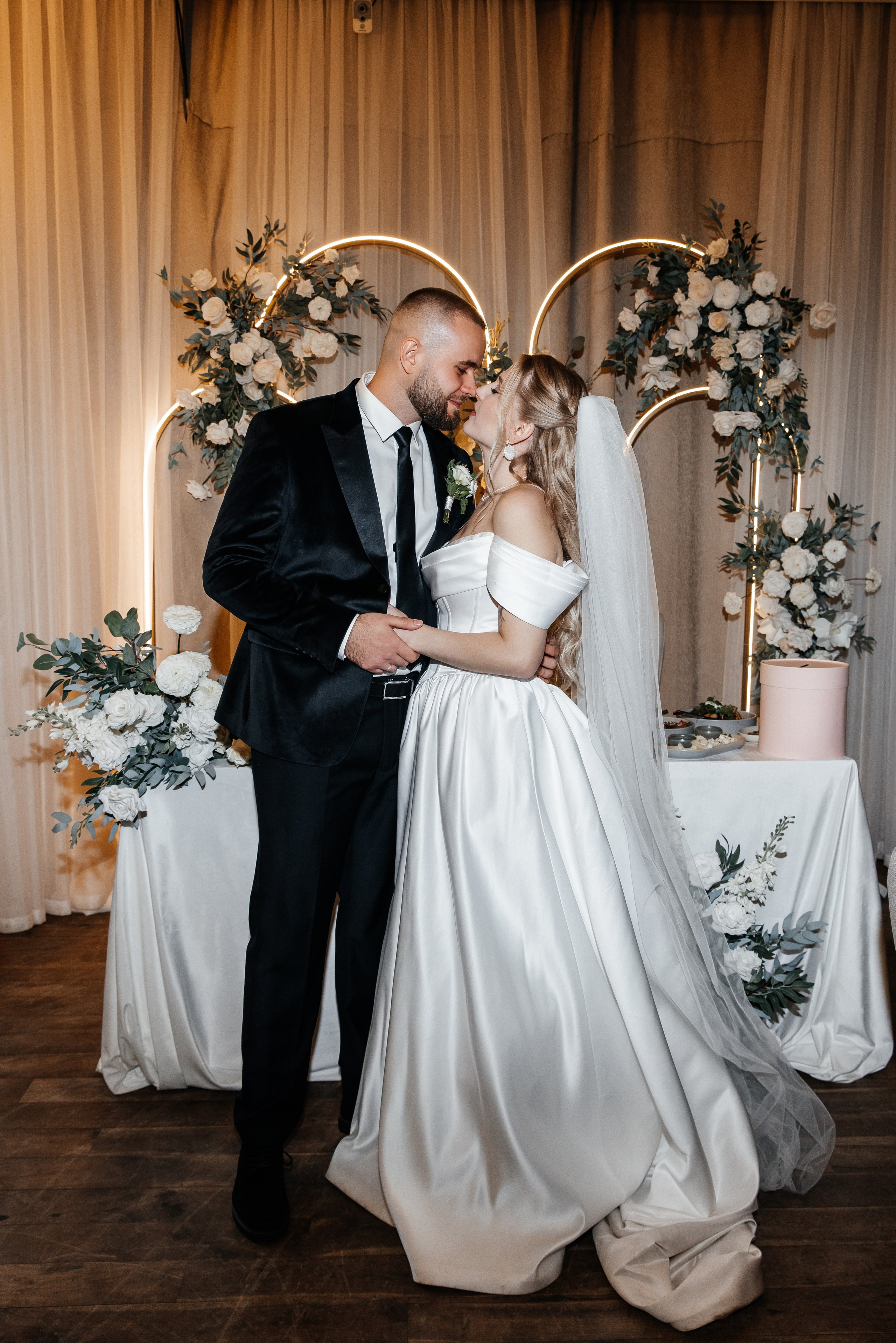 Вячеслав и Виктория| Южное бутово| Малый зал. Фотограф Москва Шептаев Артём