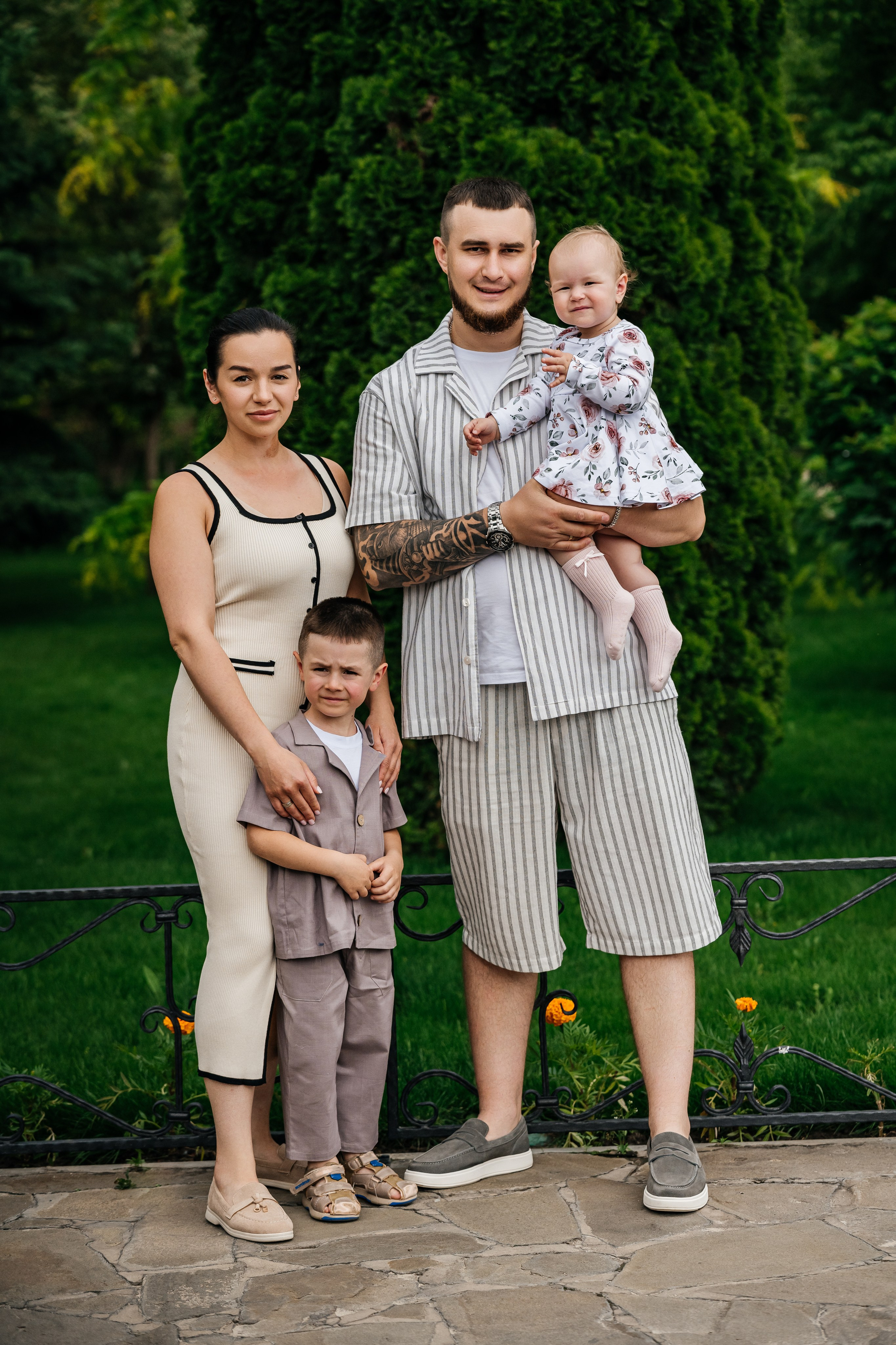 Мама, папа и двое детей. Фотограф в Каменске-Шахтинском и парке Лога Ольга Сагал