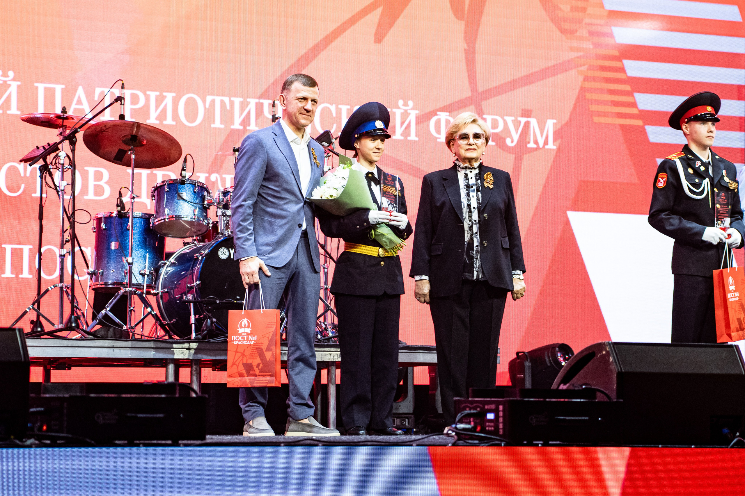 Линейка закрытия Всероссийского форума активистов движения «Пост № 1» & MONA / @ДС Олимп / Краснодар. Концертный фотограф в Краснодаре
