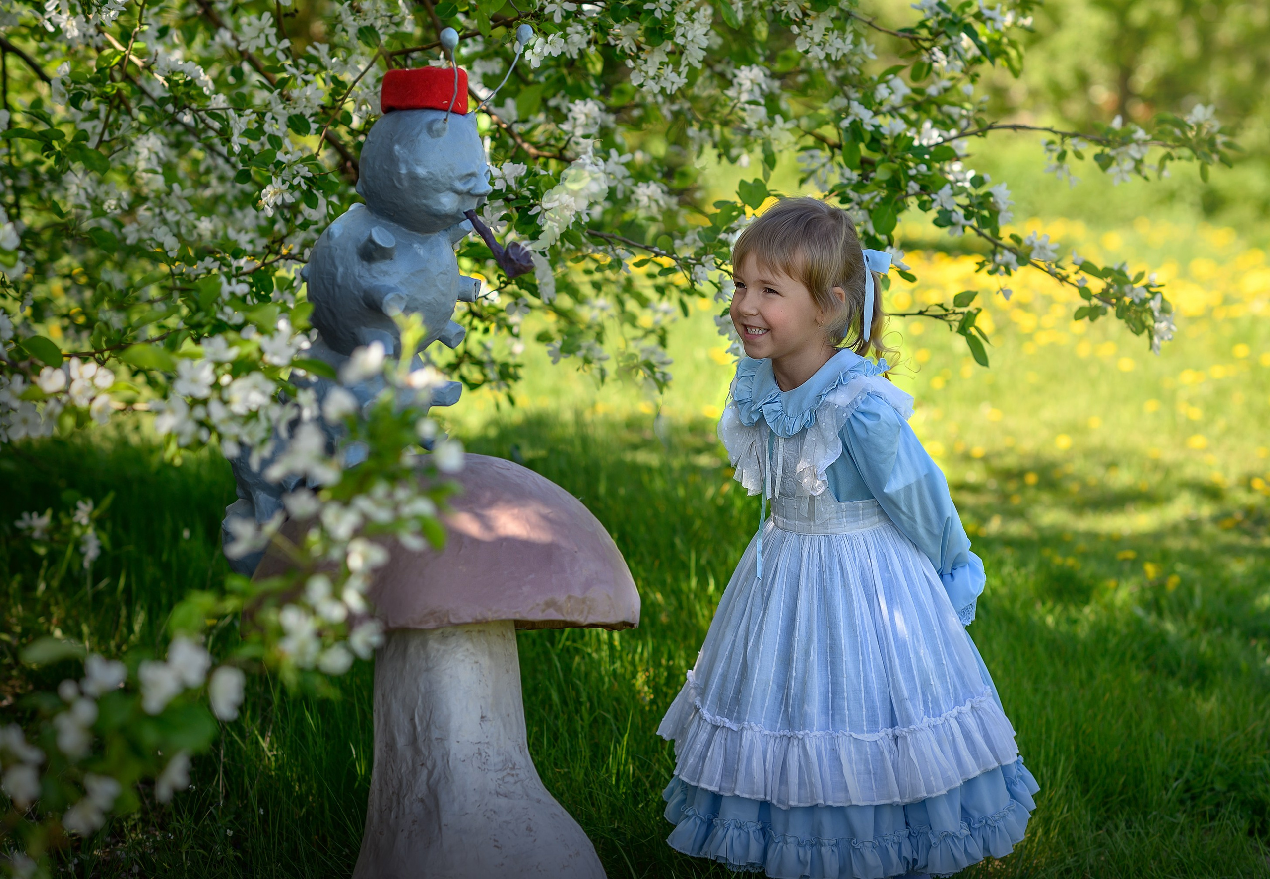 АЛИСА В ЦВЕТЕНИИ. Семейный фотограф Екатеринбург Лора Мур