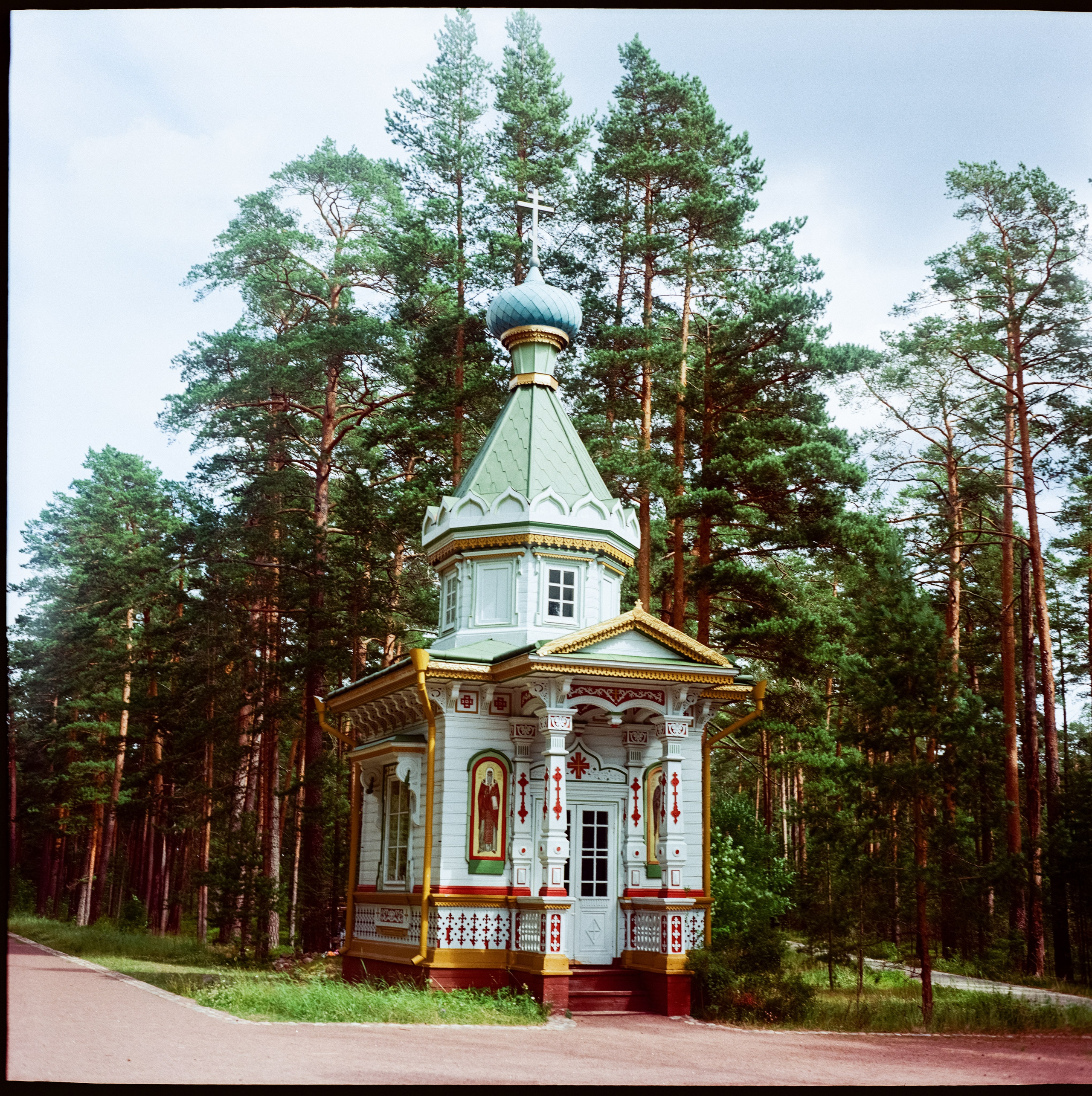 Коневский монастырь / Kodak Ektar 100 (просрочка) / Super Fujica-6