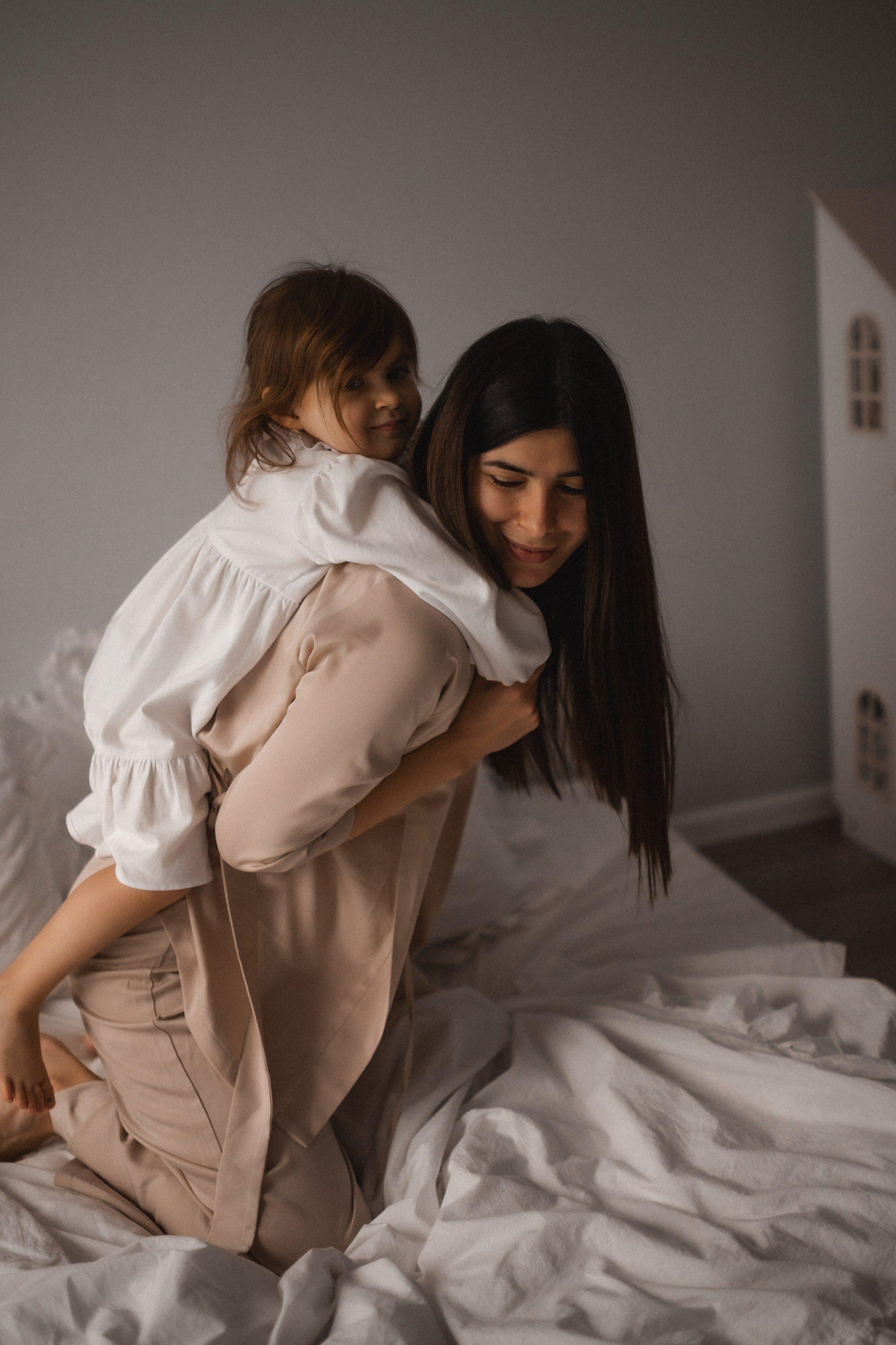 Лена и Николь дома. Семейный и свадебный lifestyle-фотограф в Москве Мария Петрова