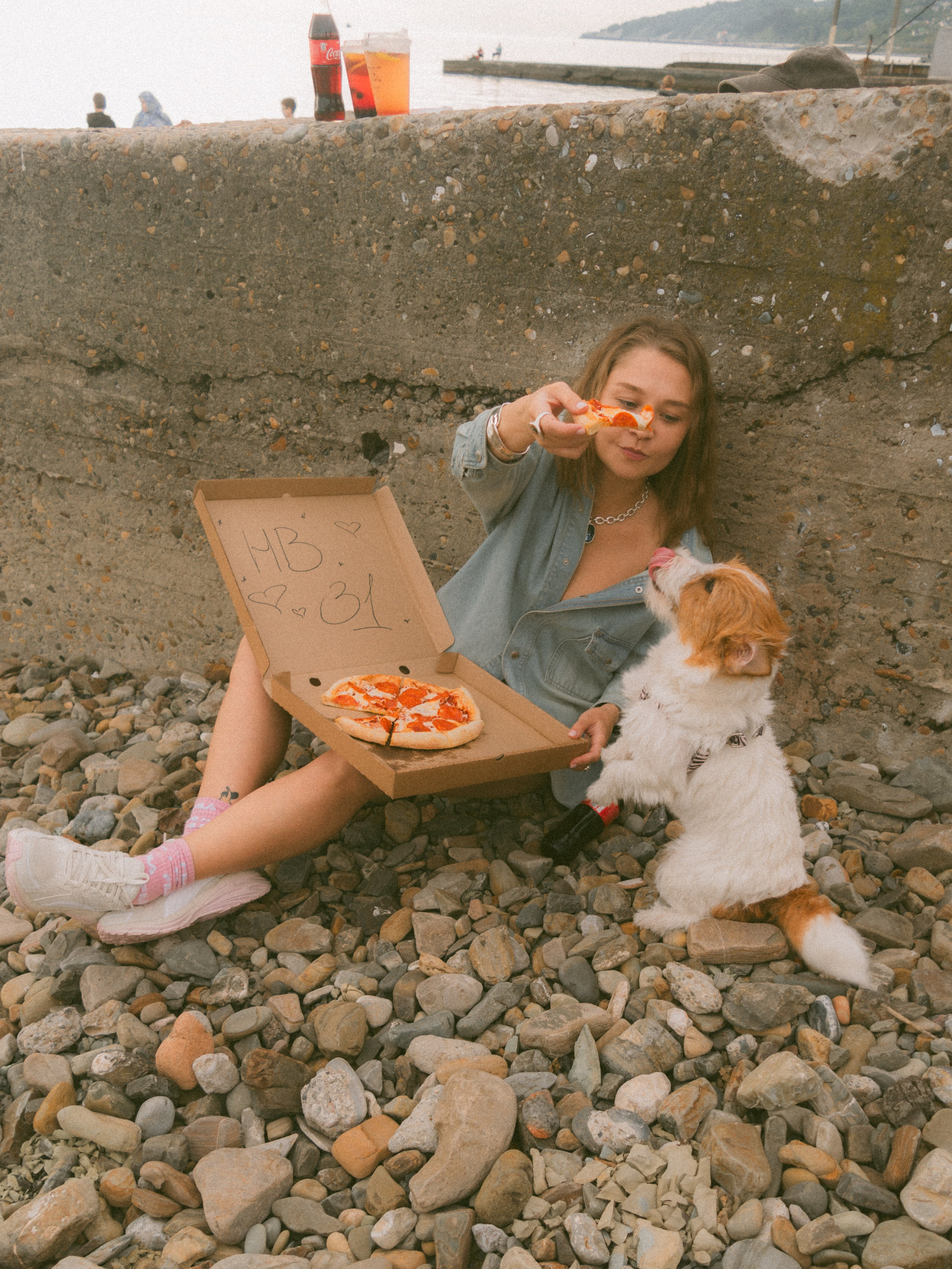 Фотосессия с собакой ко дню рождения. Таня и Ева. Портретный и лавстори фотограф в Стерлитамаке Альбина Шарт