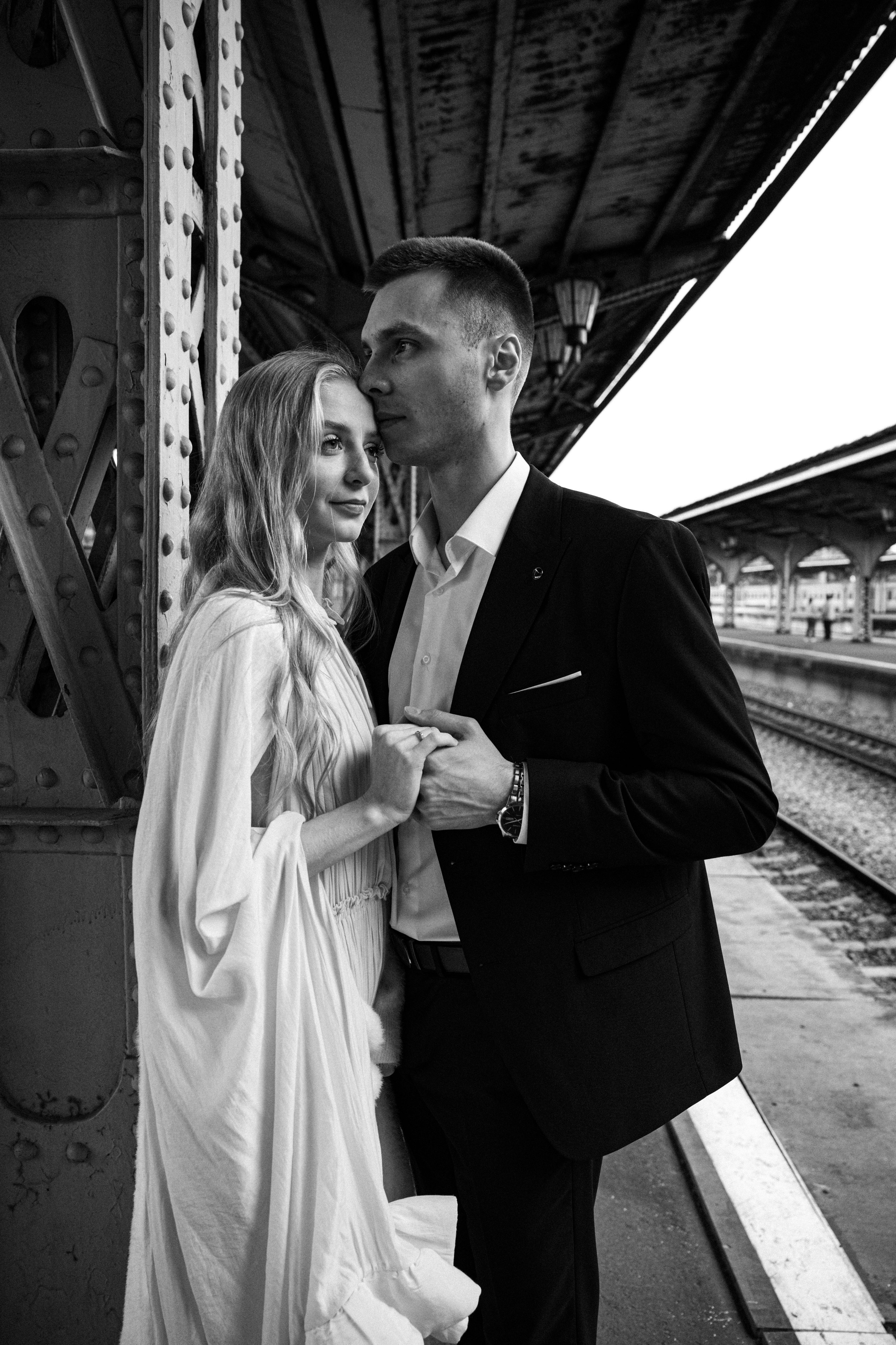 Даша и Константин Витебский вокзал. Фотограф/видеограф в Санкт-Петербурге Динара Гольдина