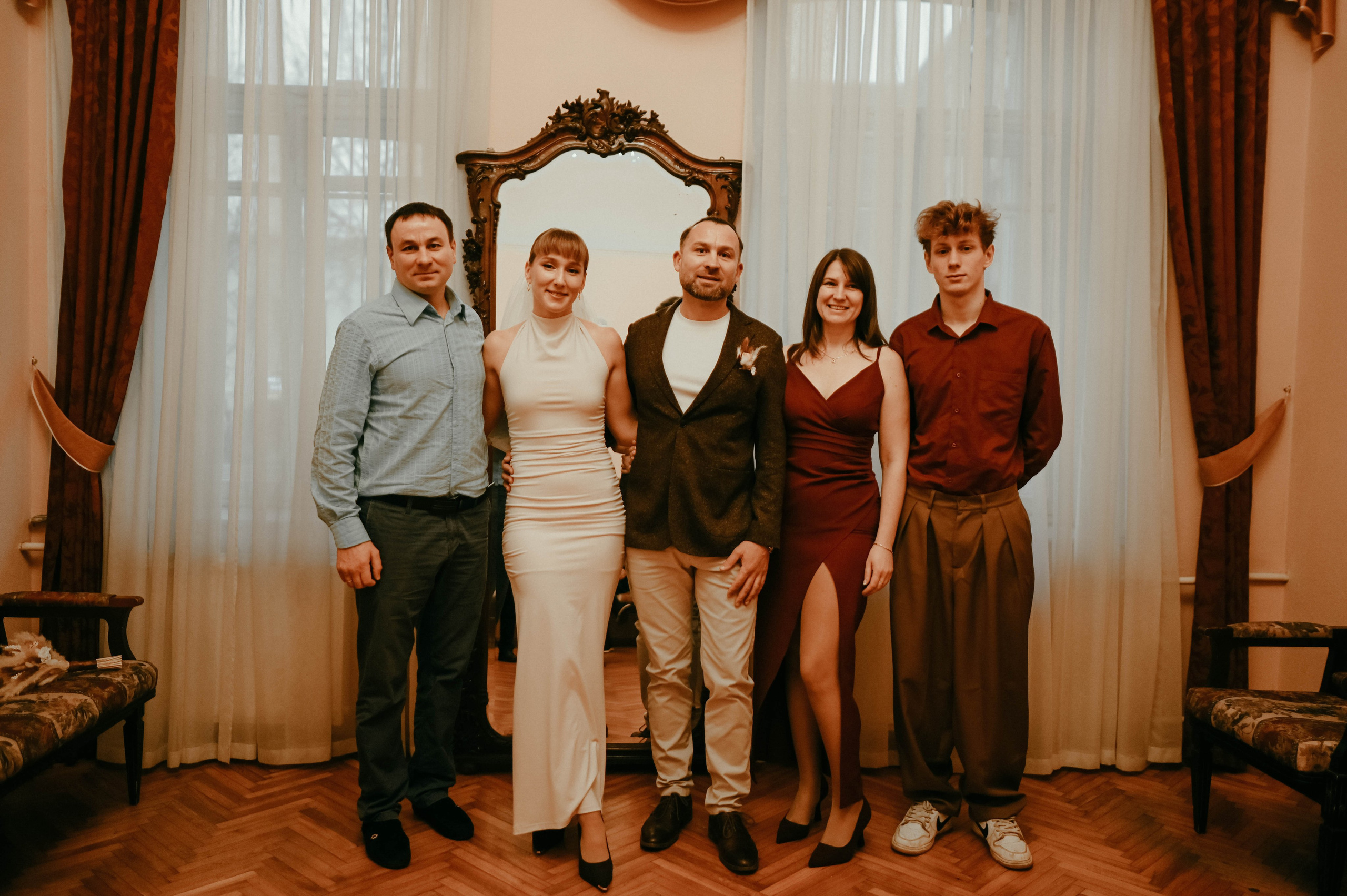 Свадебная прогулка. Ксения и Василий. Семейный и свадебный фотограф в Санкт-Петербурге Яна