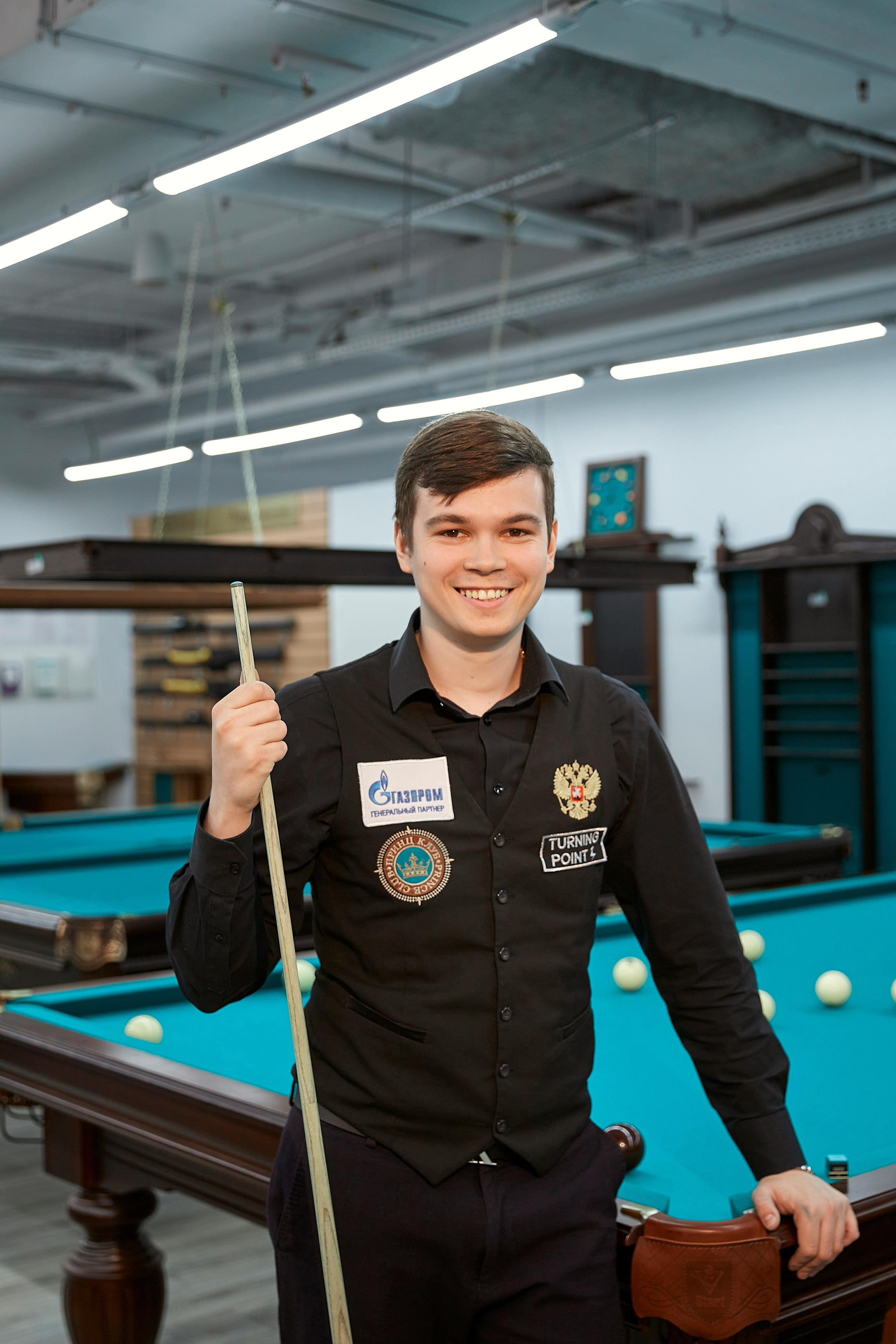 Семён За́йцев — российский профессиональный игрок в русский бильярд, мастер спорта России международного класса. Фотограф ваших самых ярких событий в Москве и СПБ. Збронская Юлия