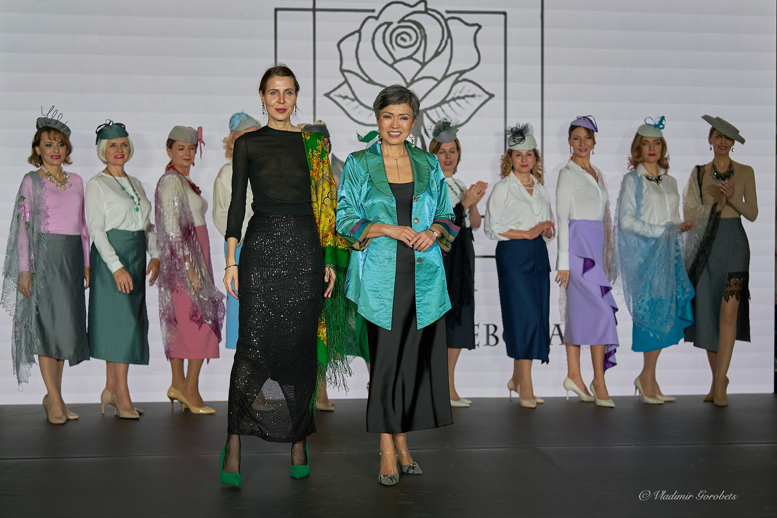 Показ на выставке «Жар-птица», 2025. Коллекционер и искусствовед Олеся Ястребова