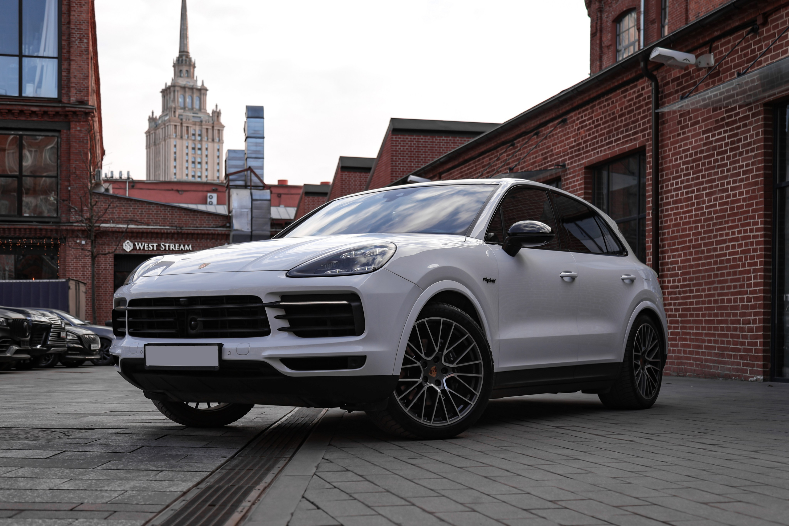 2020 Porsche Cayenne 3.0 AT. Mixturecaptures