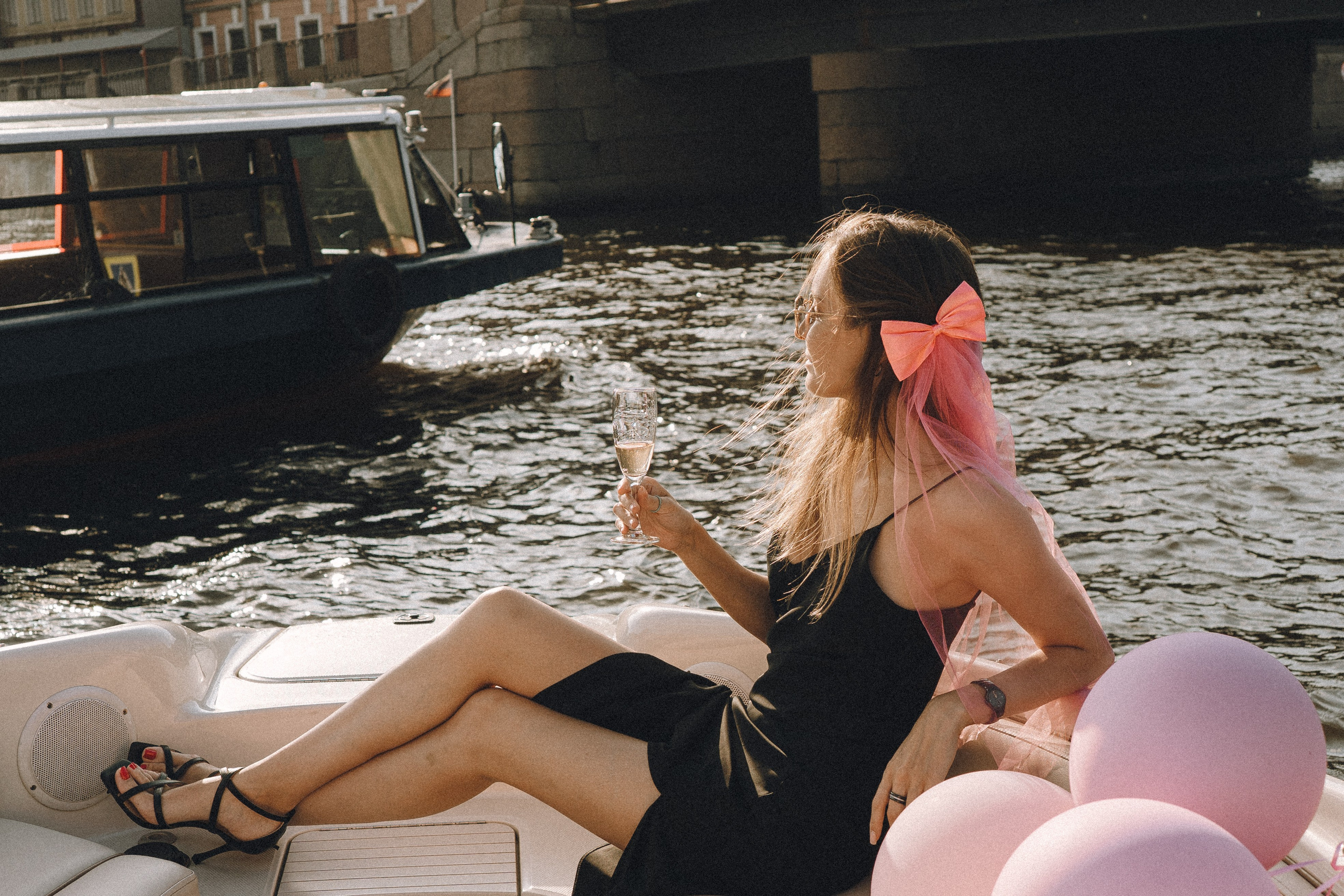 ДЕВИЧНИК НА КАТЕРЕ. Профессиональный фотограф, Санкт-Петербург — Виктория Богомолова
